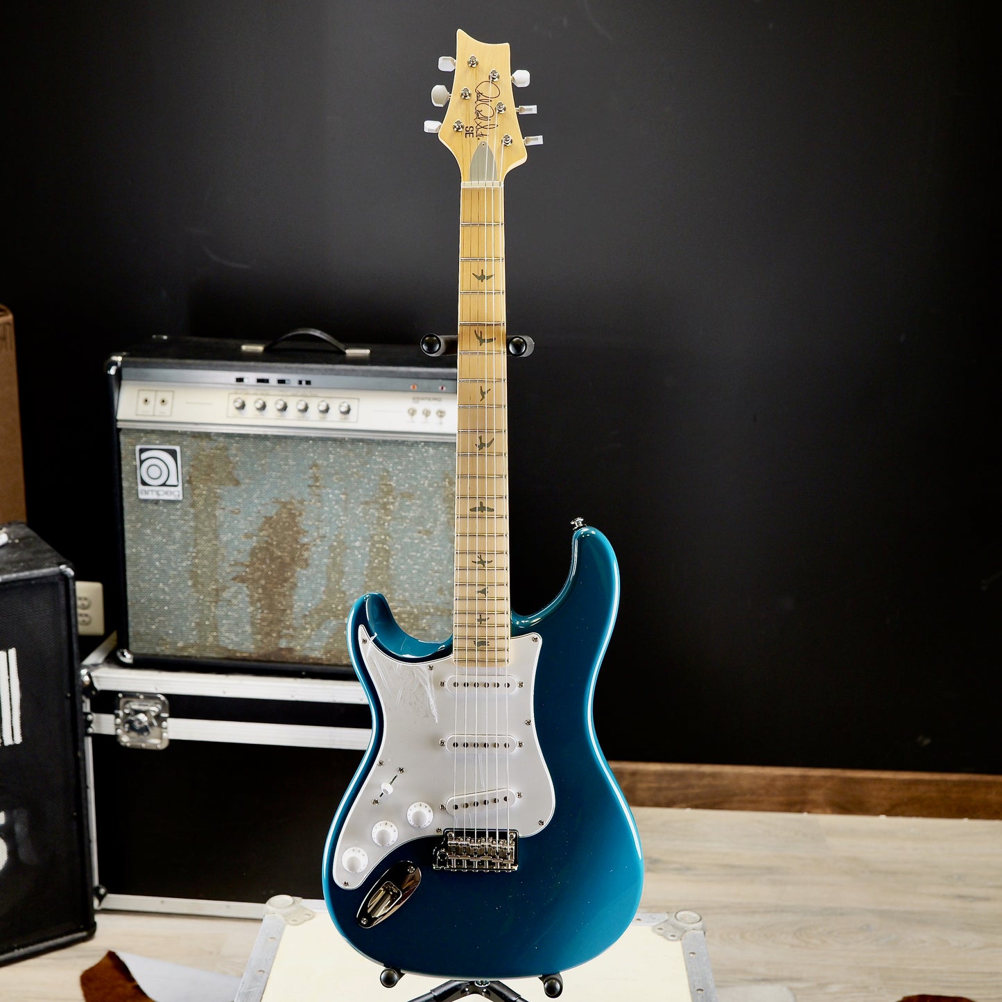 PRS SE Silver Sky Rosewood Lefty Maple Nylon Blue