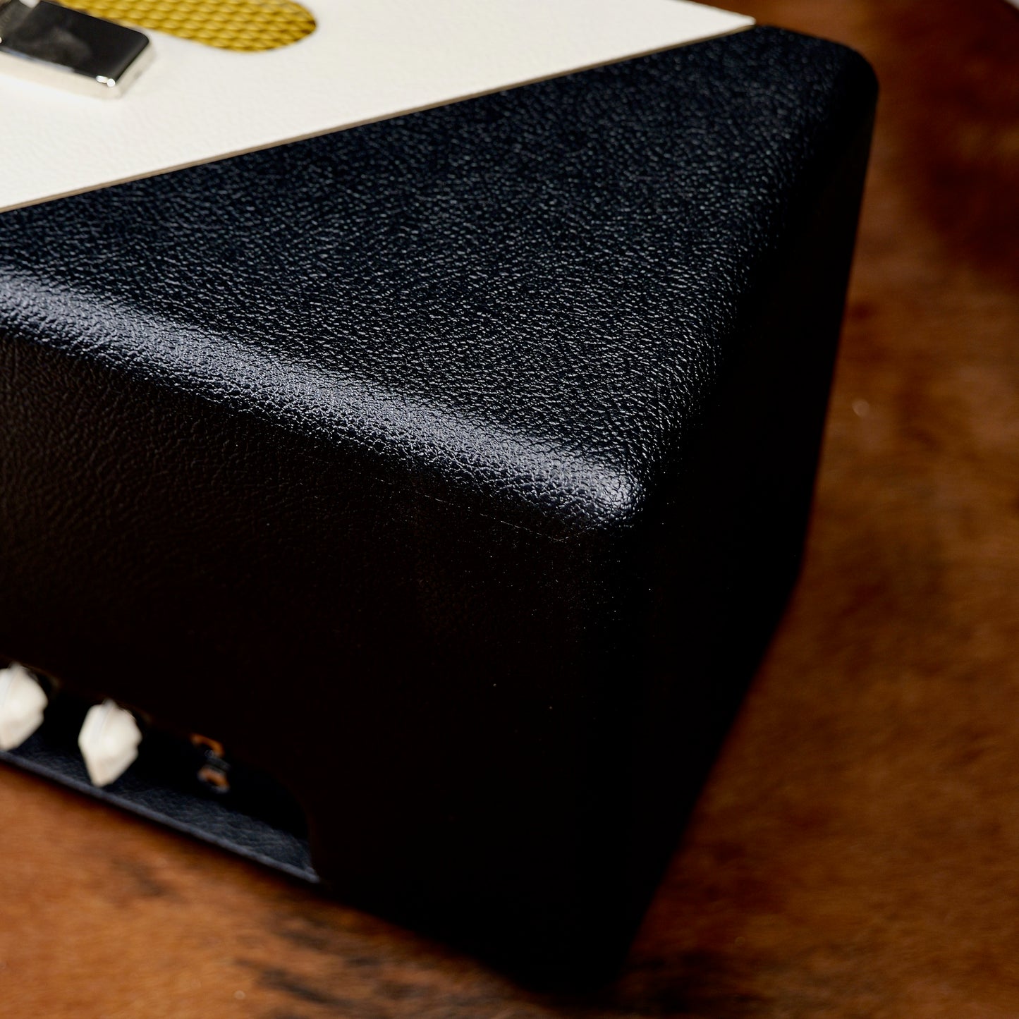 Divided By 13 FTR 37 Black Bronco Tolex Cream V