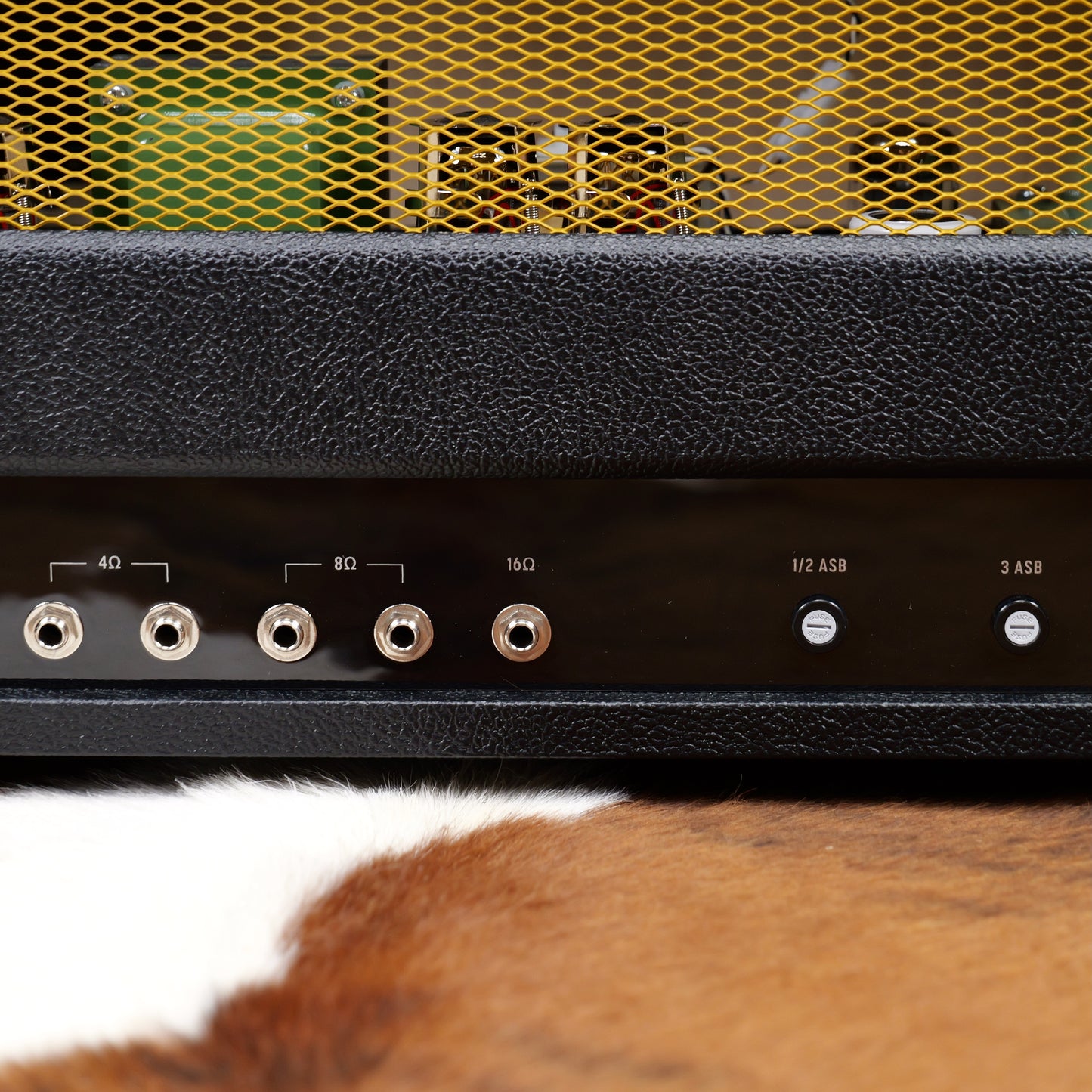 Divided By 13 FTR 37 Black Bronco Tolex Cream V