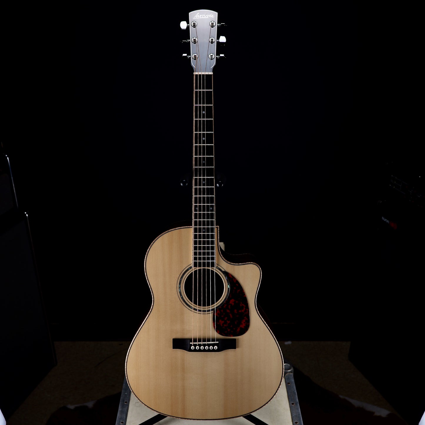 Larrivee LV-09E