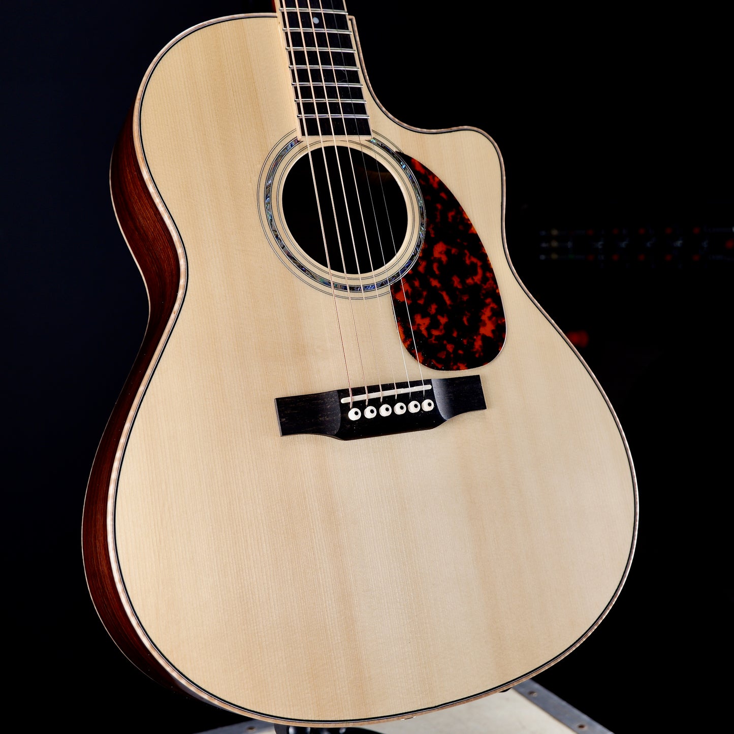 Larrivee LV-09E