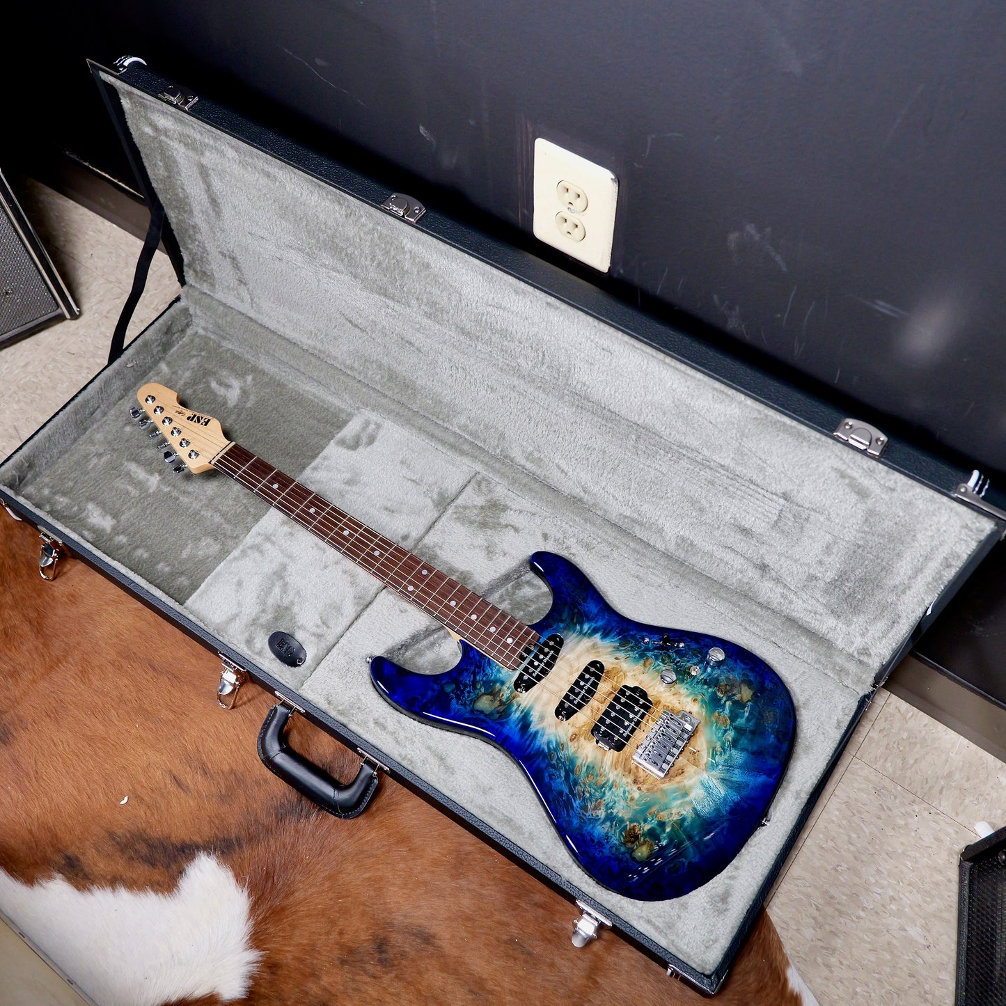 ESP Custom Shop Snapper CTM Burl Poplar Nebula Blue Burst