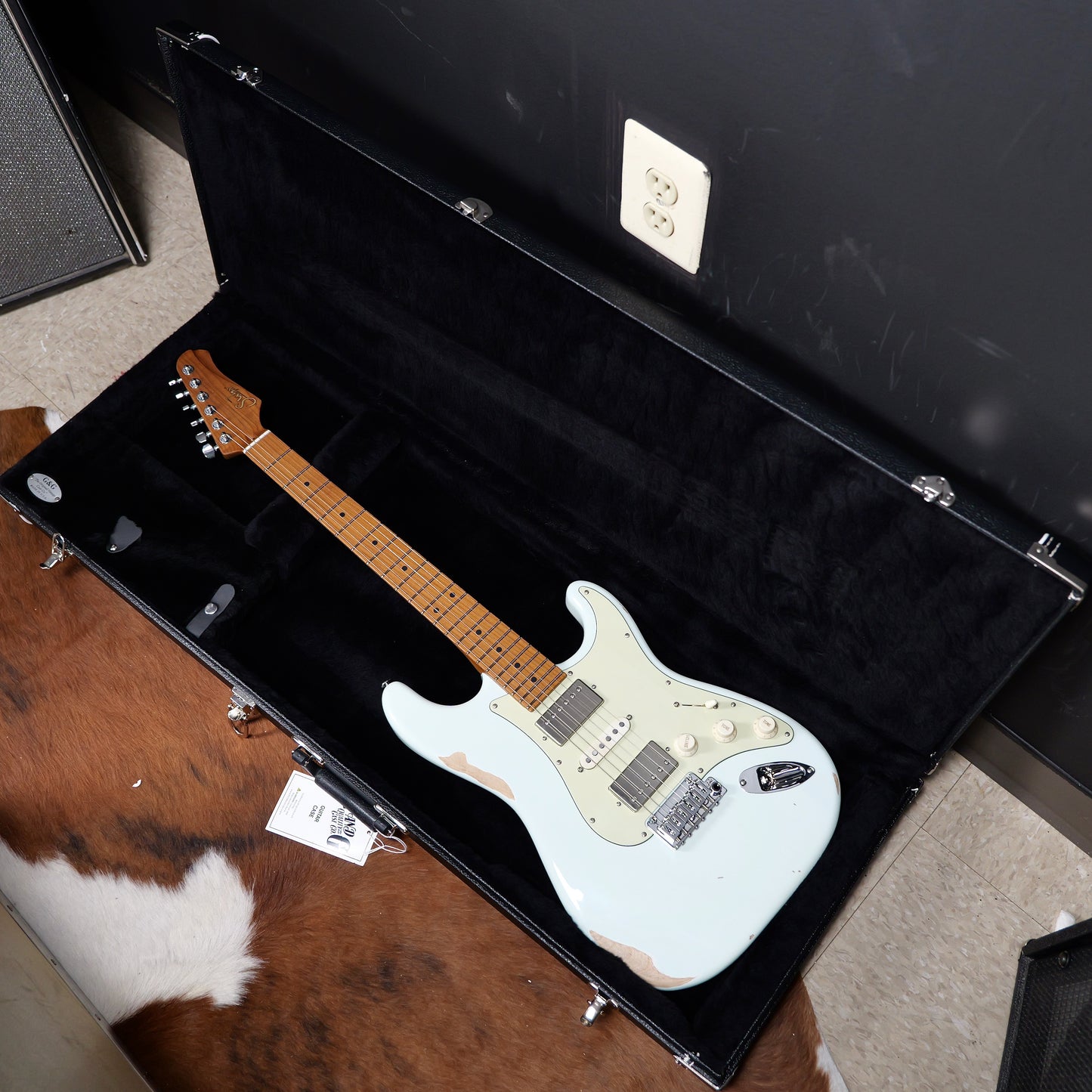 Suhr Ian Thornley Classic S Antique Sonic White