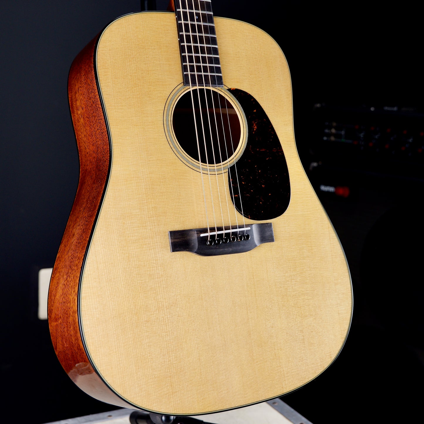 Martin D-18