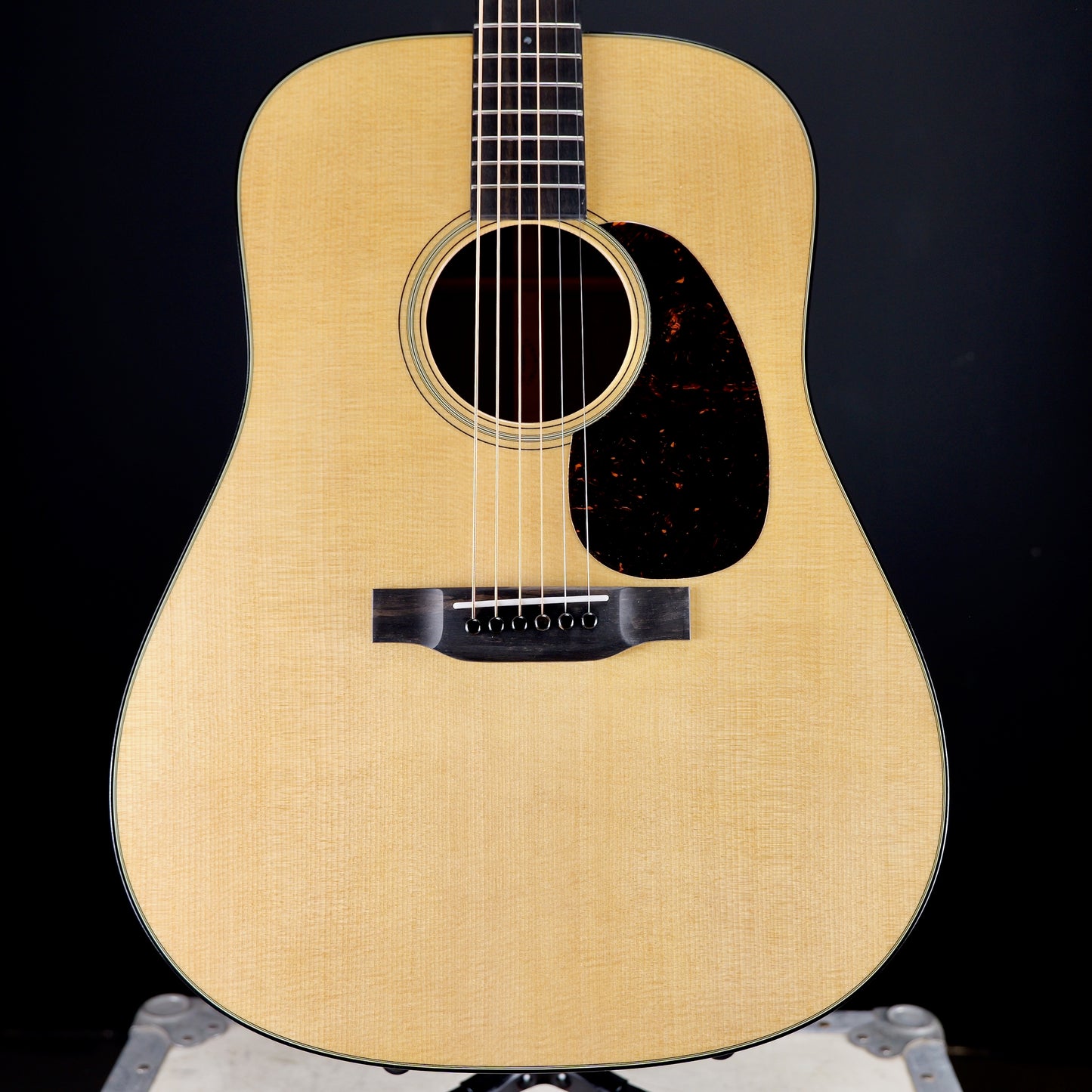 Martin D-18