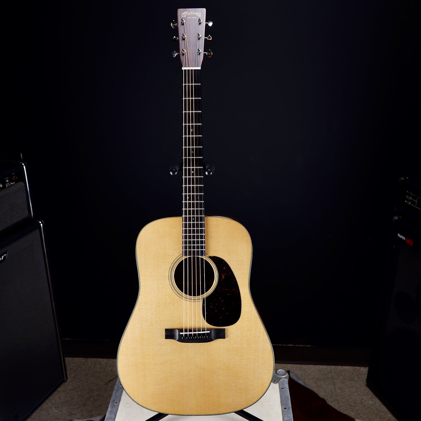 Martin D-18