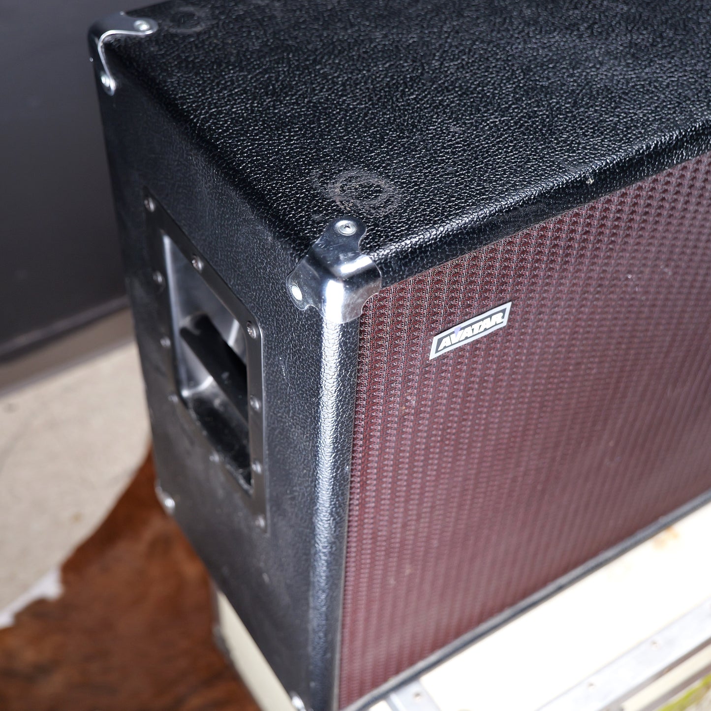 Avatar 2x12 Cabinet