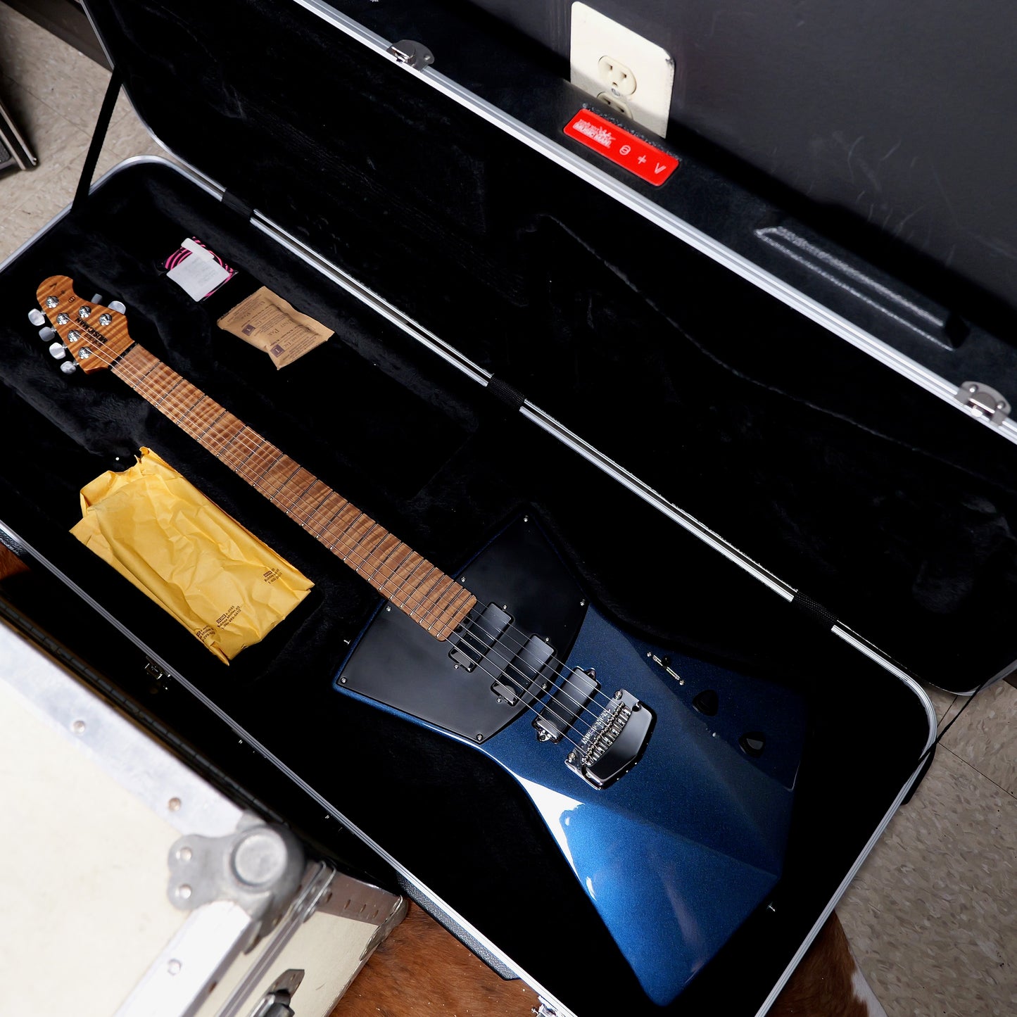 Ernie Ball Music Man St. Vincent Blue / Orange
