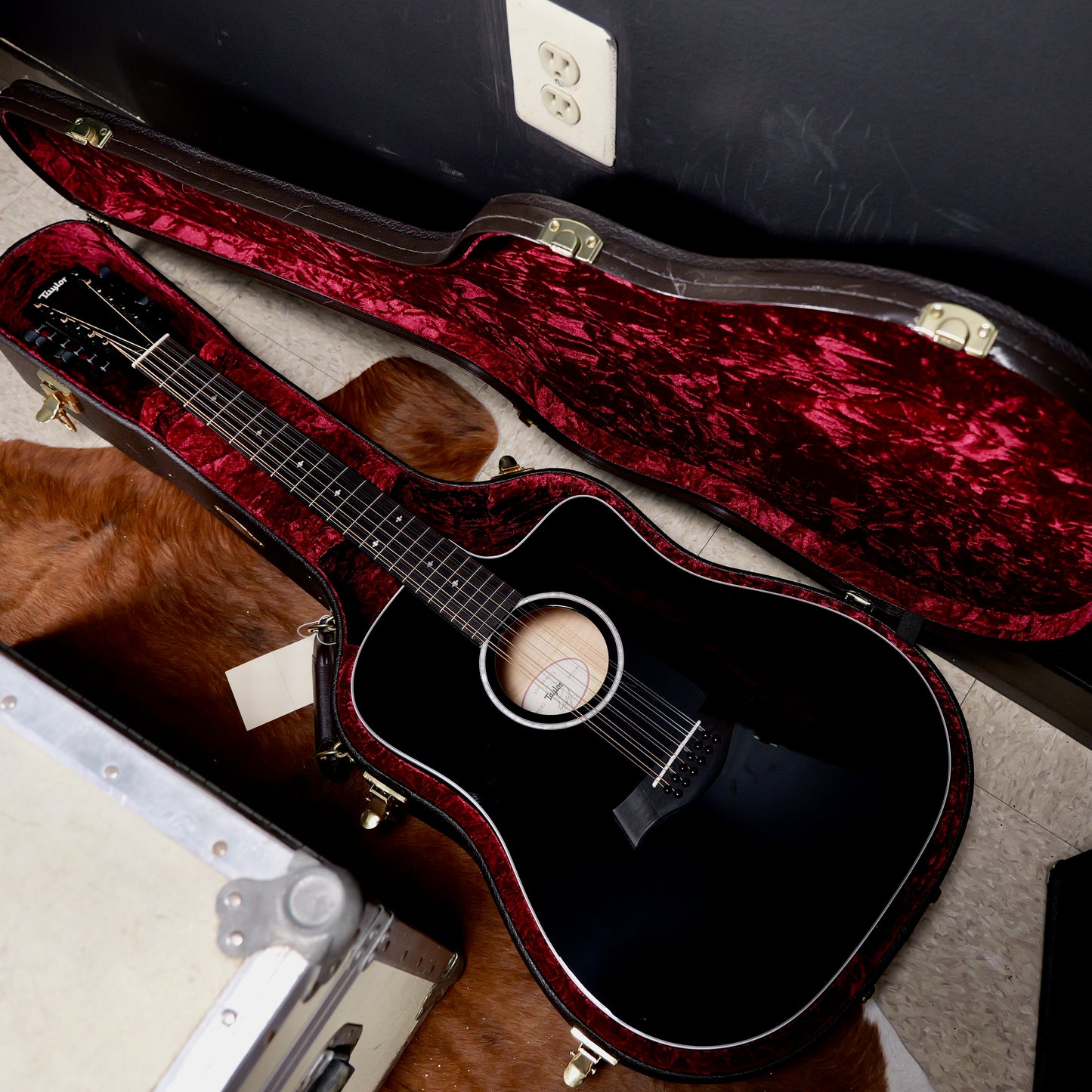Taylor 250ce Black Deluxe