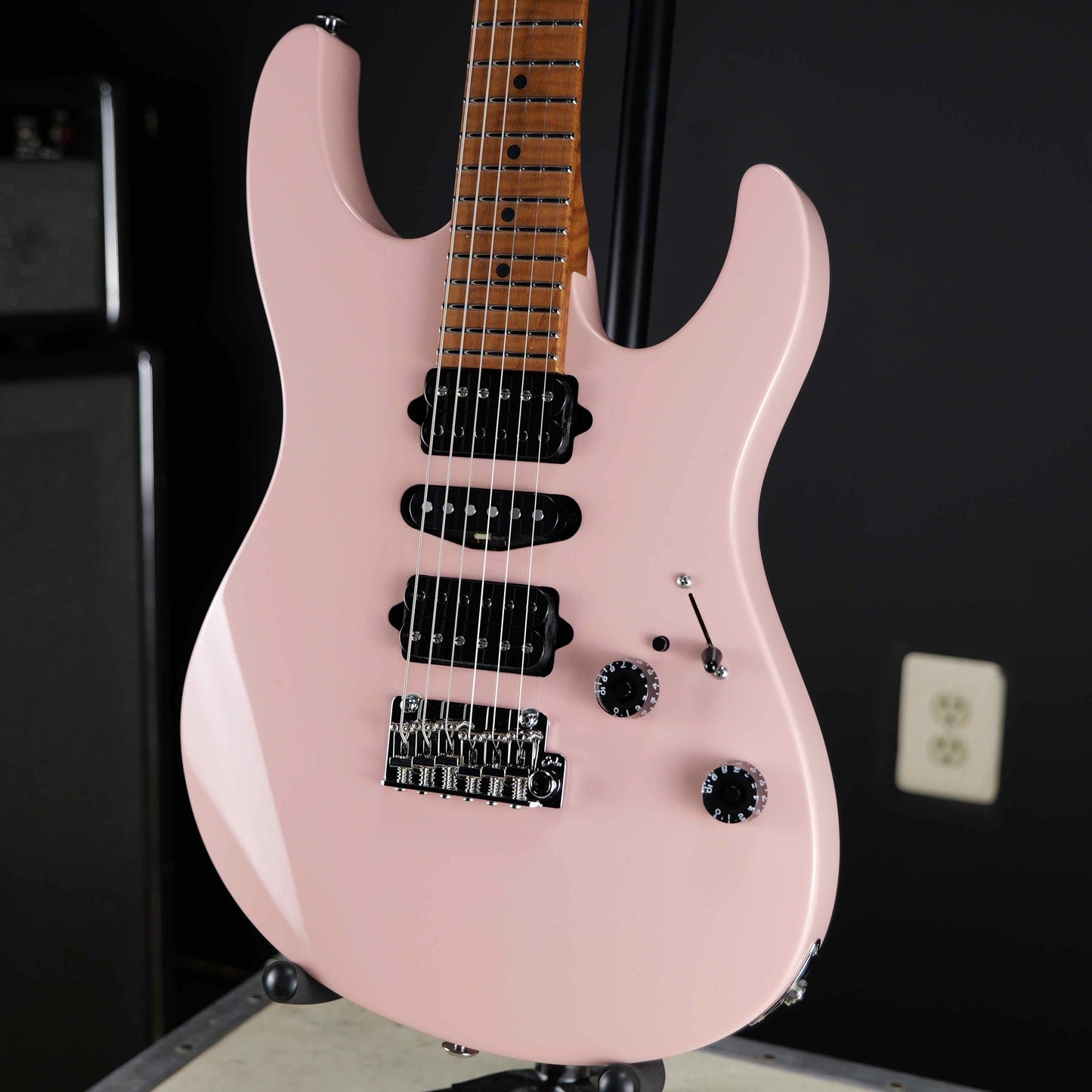 Suhr Modern Antique Limited Edition Shell Pink