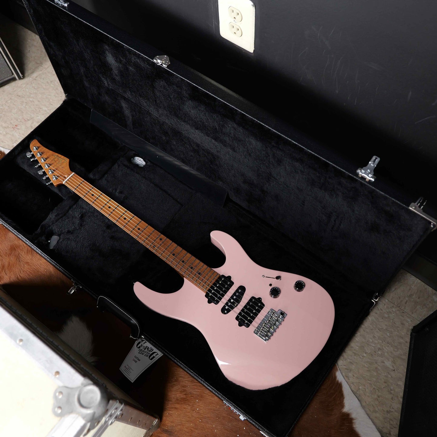 Suhr Modern Antique Limited Edition Shell Pink