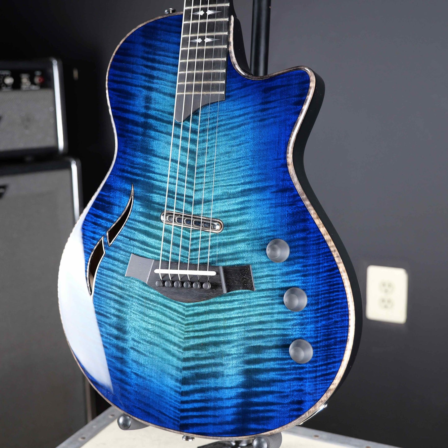 Taylor NAMM 2024 Custom #37: CT5z B4037 – T5z Smoky Maple/Urban Ash Midnight Sapphire