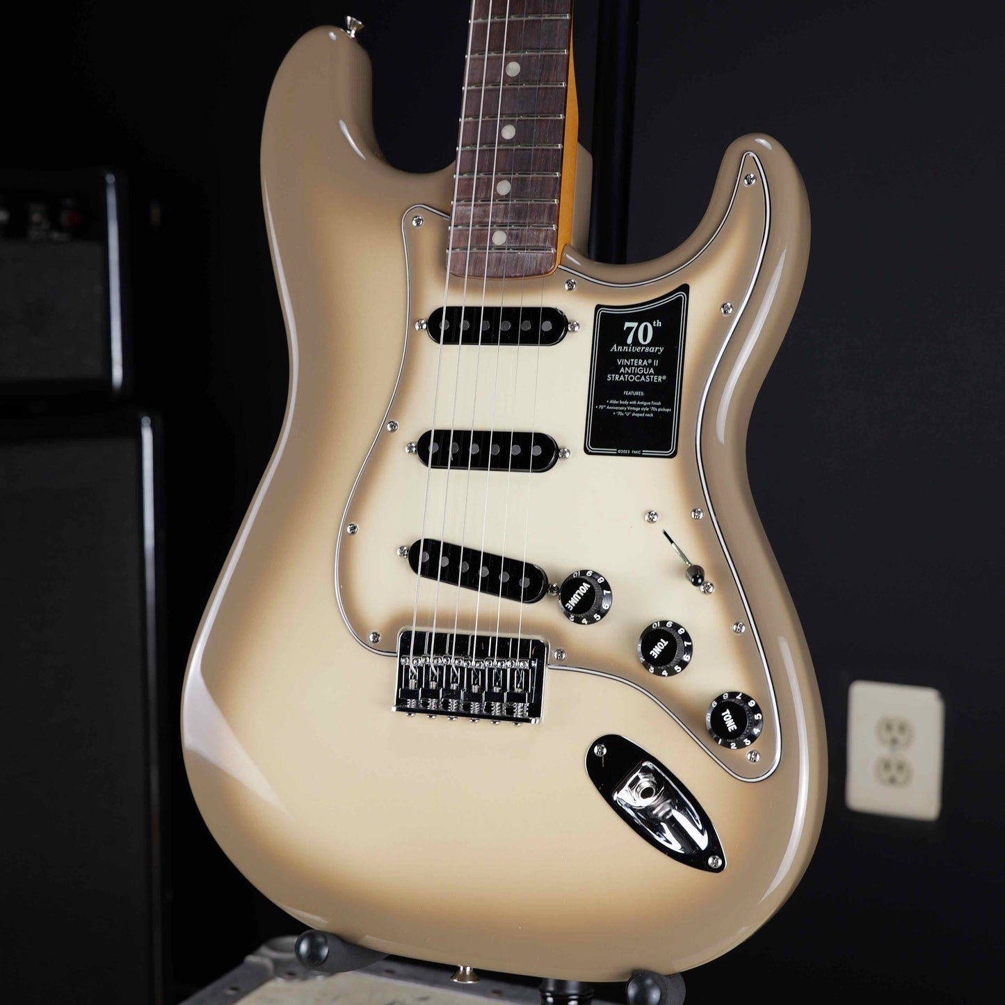 Fender 70th Anniversary Antigua Stratocaster Rosewood Fingerboard Antigua