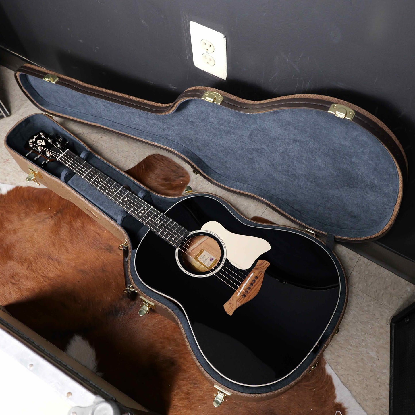 Taylor Gold Label 517e Blacktop
