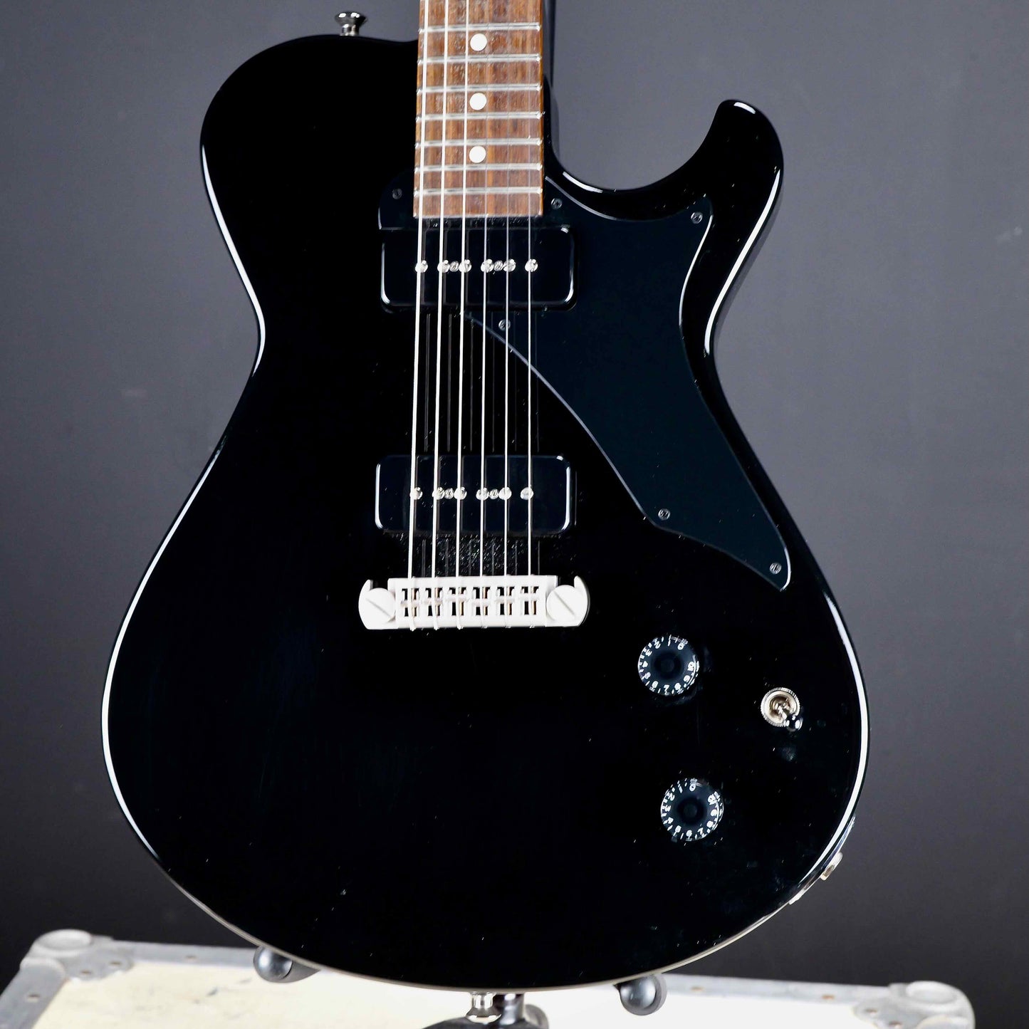 Knaggs Kenai "J" Black