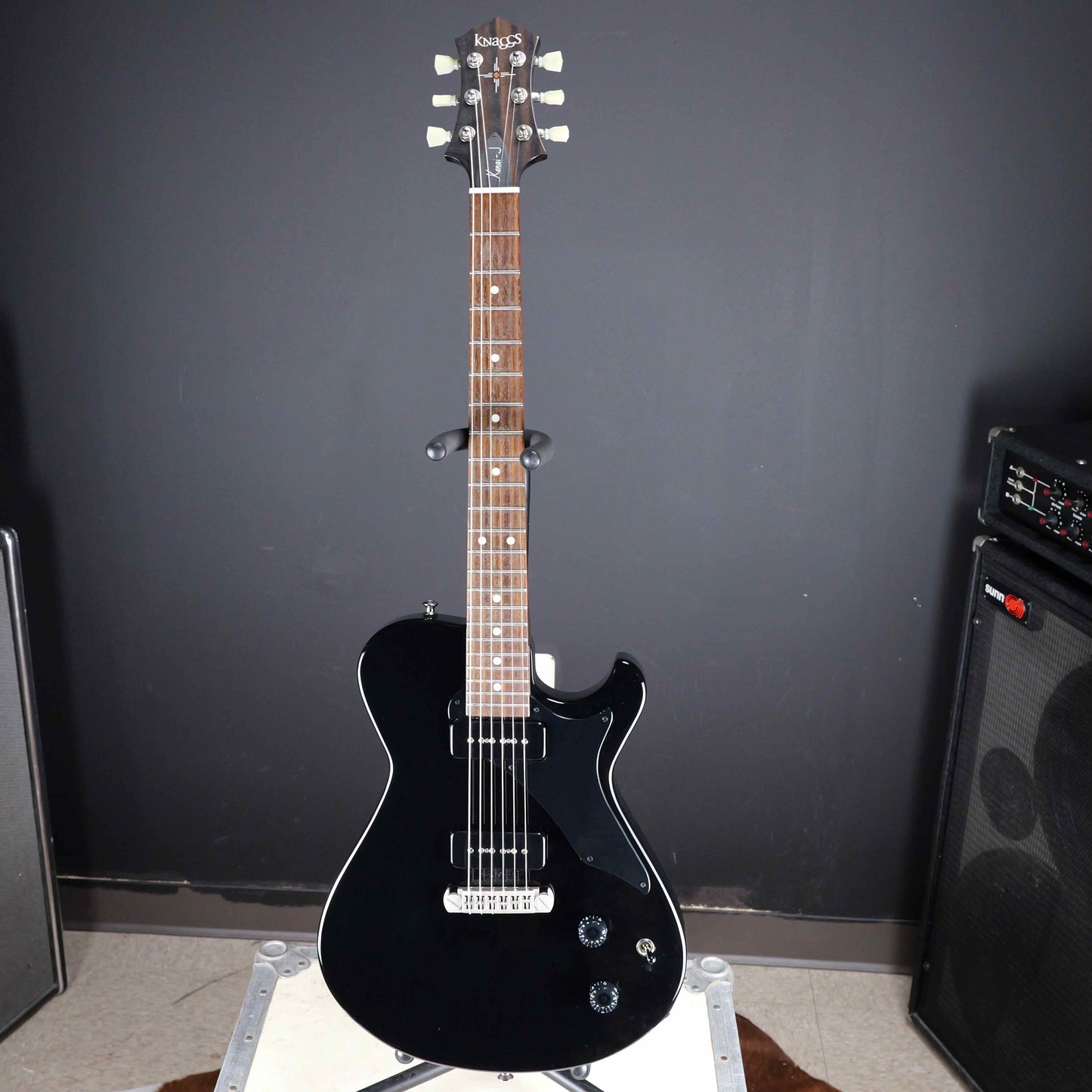 Knaggs Kenai "J" Black
