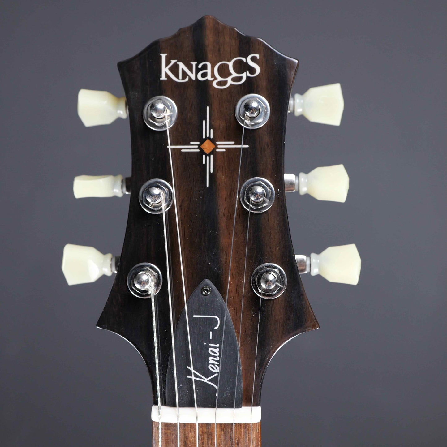 Knaggs Kenai "J" Black