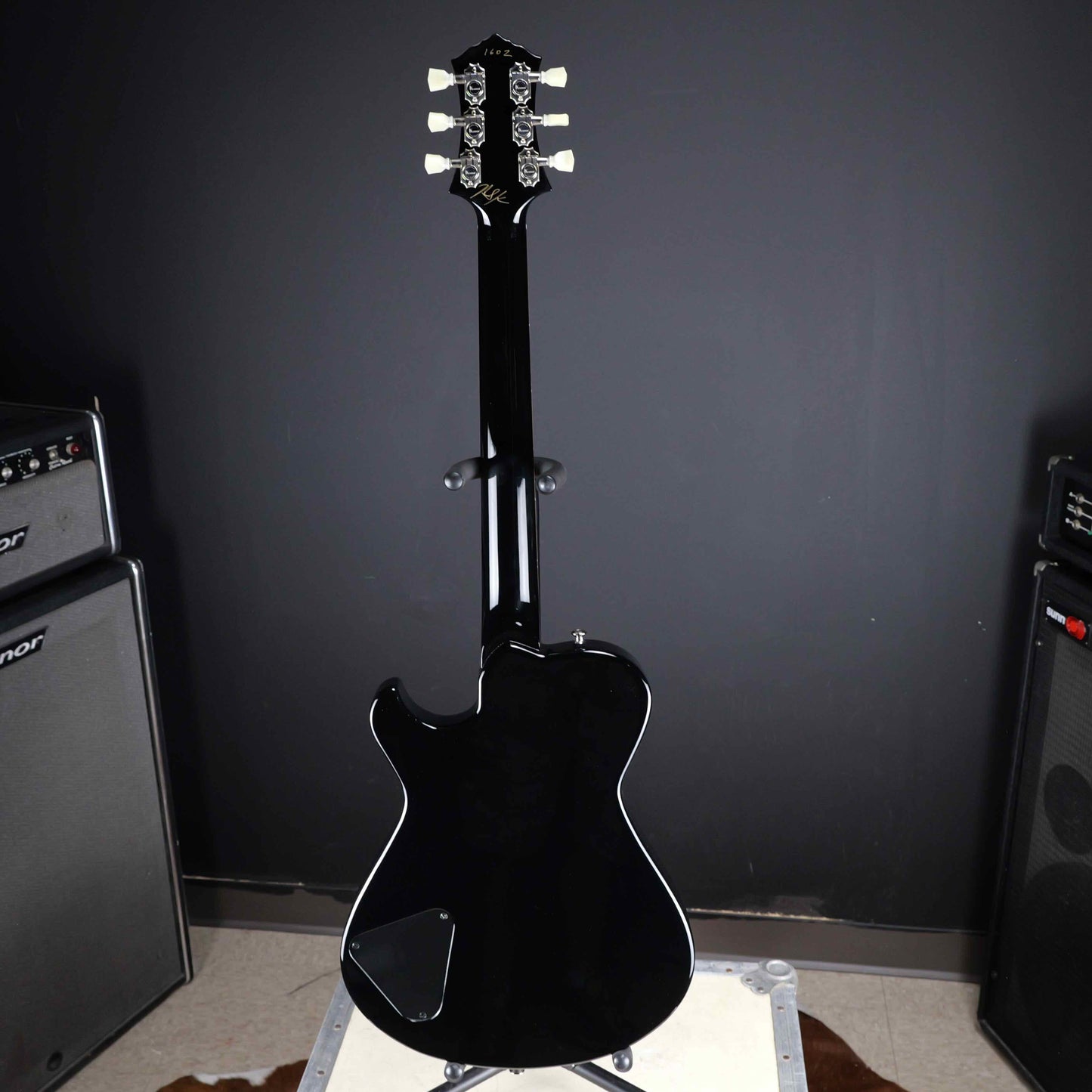 Knaggs Kenai "J" Black