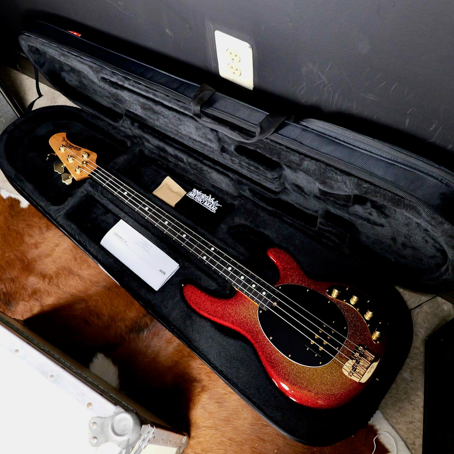 Ernie Ball Music Man Stingray 4 Special Cherry Punch