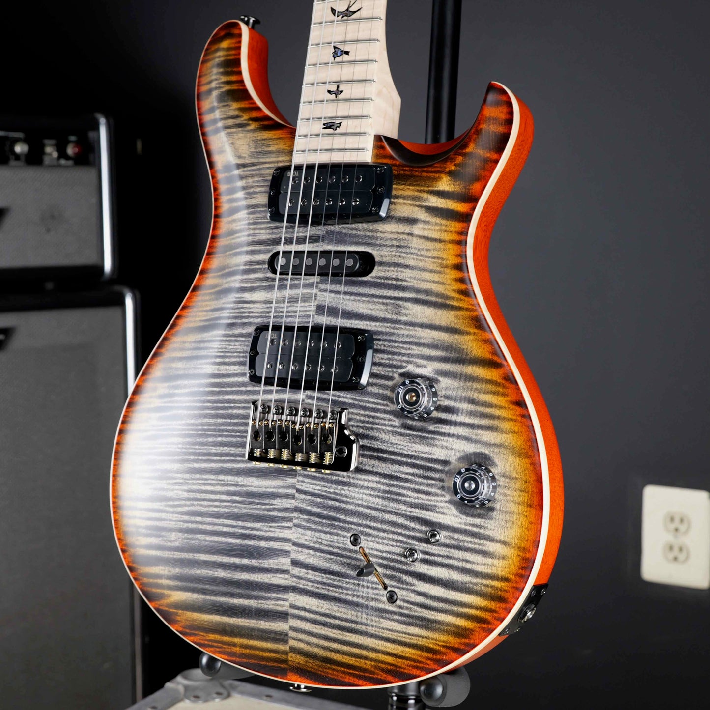 PRS Wood Library Modern Eagle V Burnt Maple Leaf 10 Top Satin