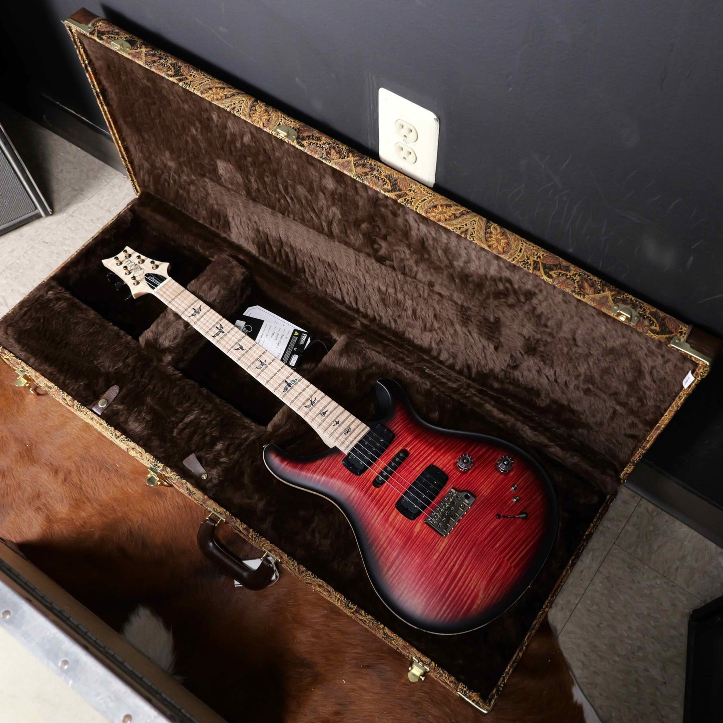 PRS Wood Library Modern Eagle V Blood Orange Smokeburst 10 Top Satin