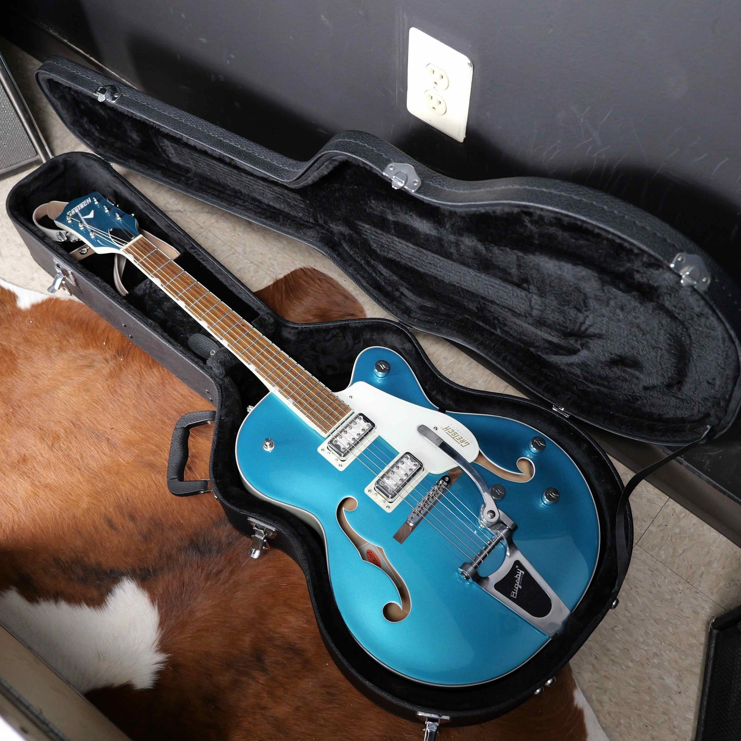 Gretsch G5410T Limited Edition Electromatic"Tri-Five" Hollow Body Two-Tone Ocean Turquoise