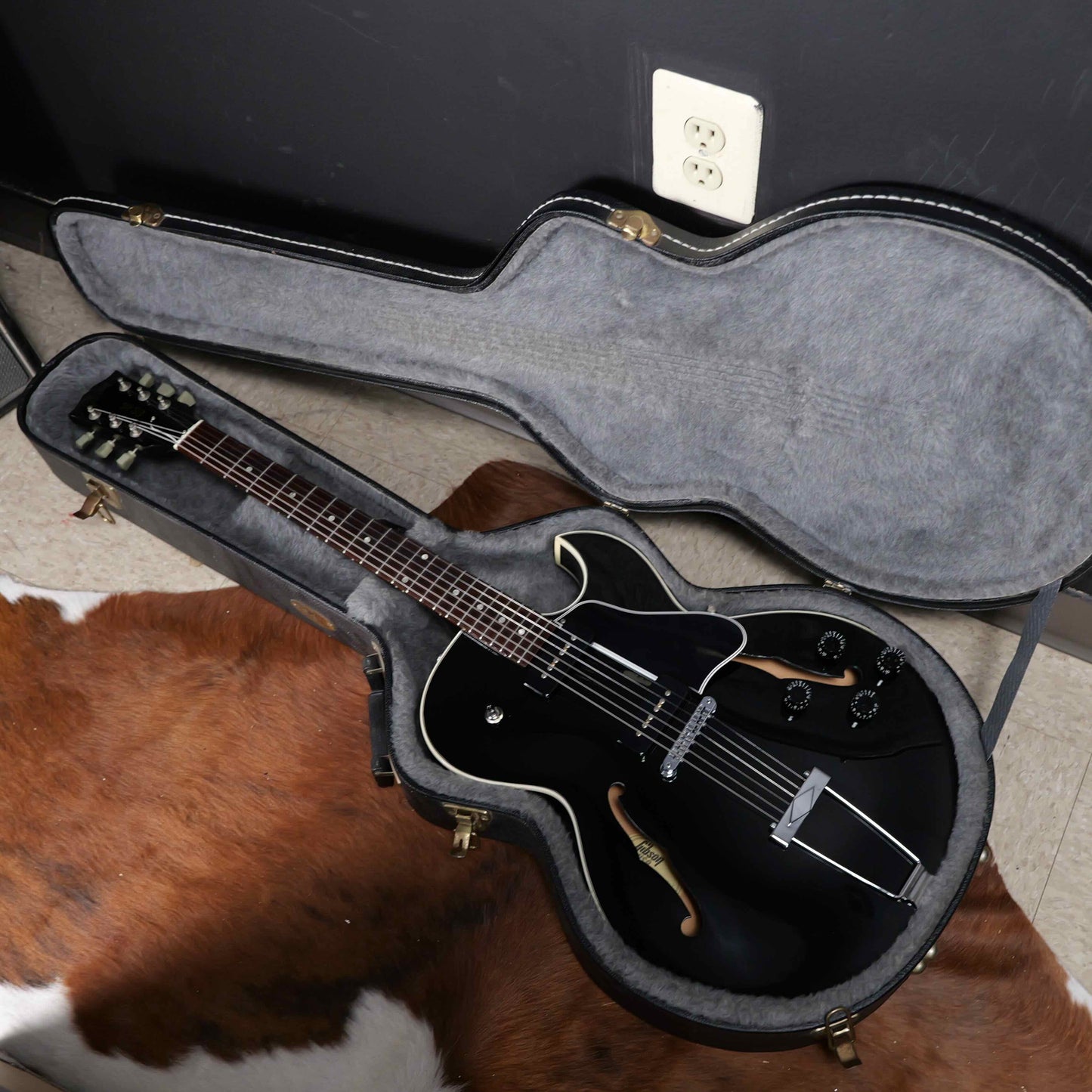 Gibson ES-135 Ebony 90s