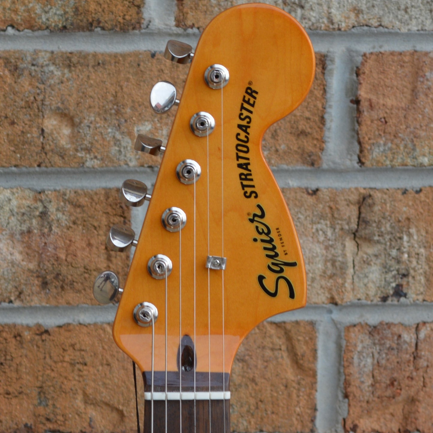 Fender Classic Vibe '70s Stratocaster HSS Walnut