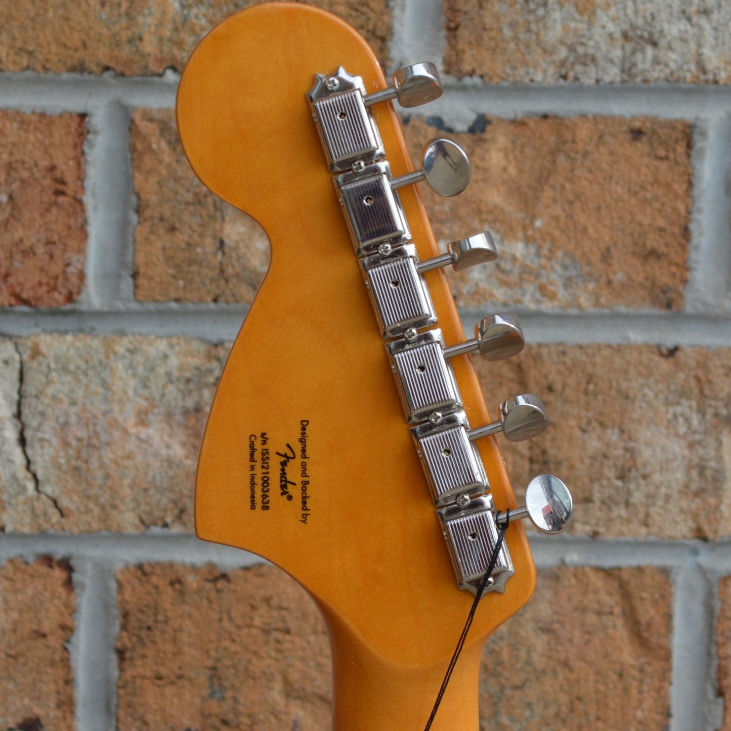 Fender Classic Vibe '70s Stratocaster HSS Walnut
