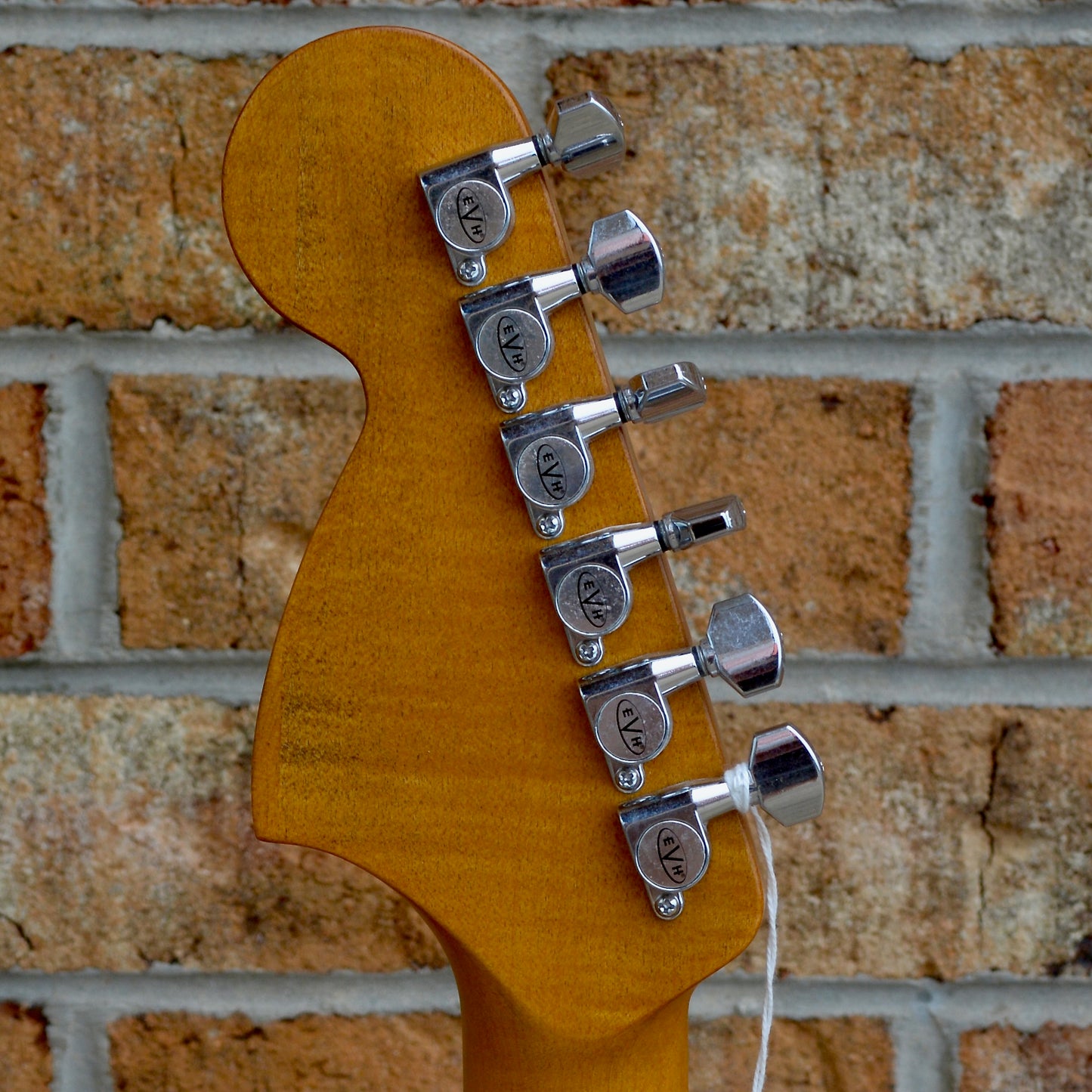 EVH Striped Series '78 Eruption, Maple Fingerboard, White with Black Stripes Relic