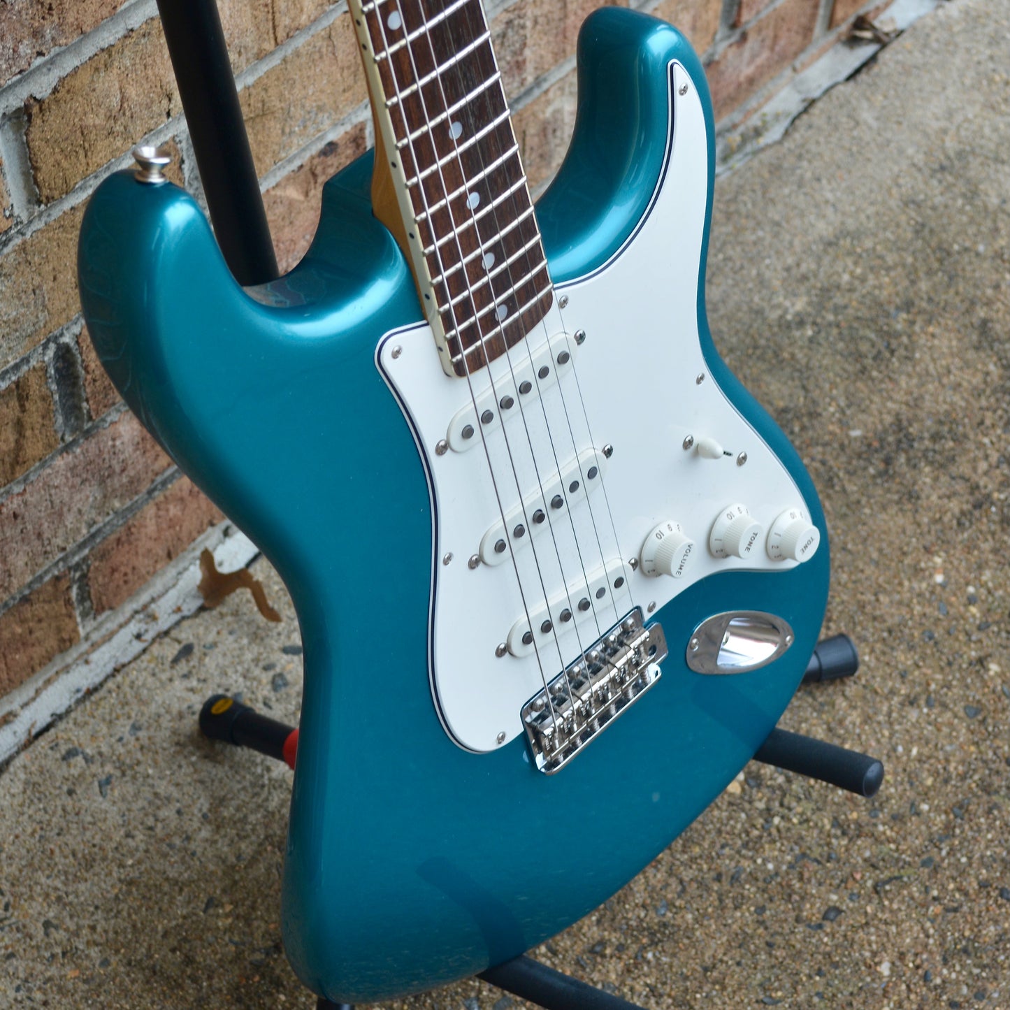 Fender Eric Johnson Stratocaster®, Rosewood Fingerboard, Lucerne Aqua Firemist