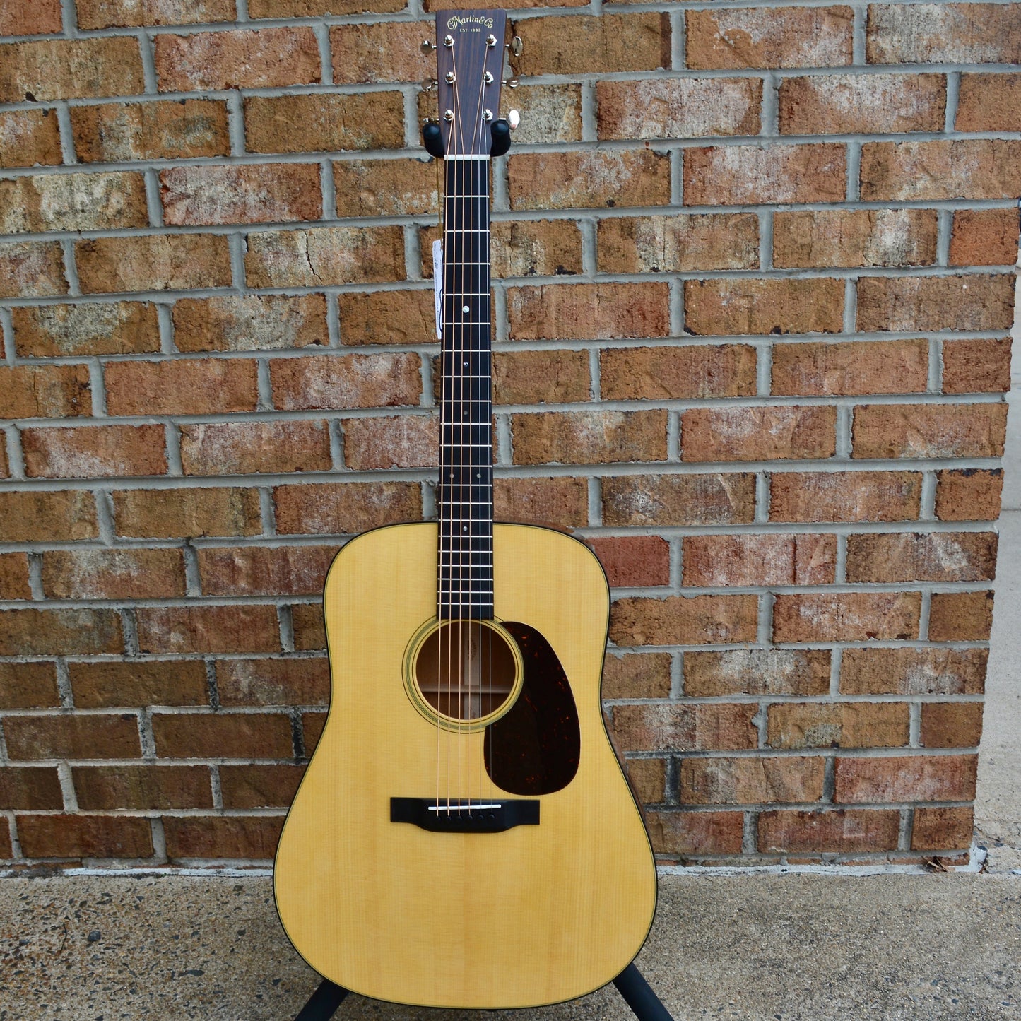 Martin D-18