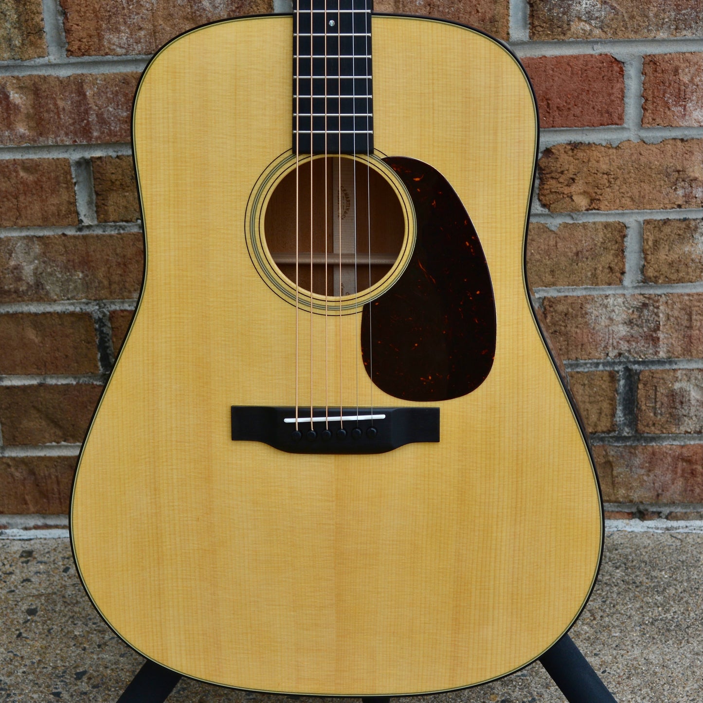 Martin D-18