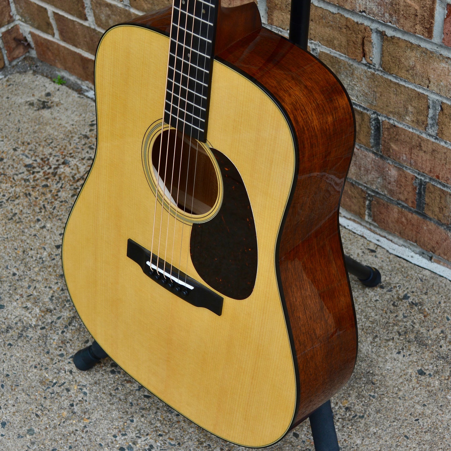 Martin D-18