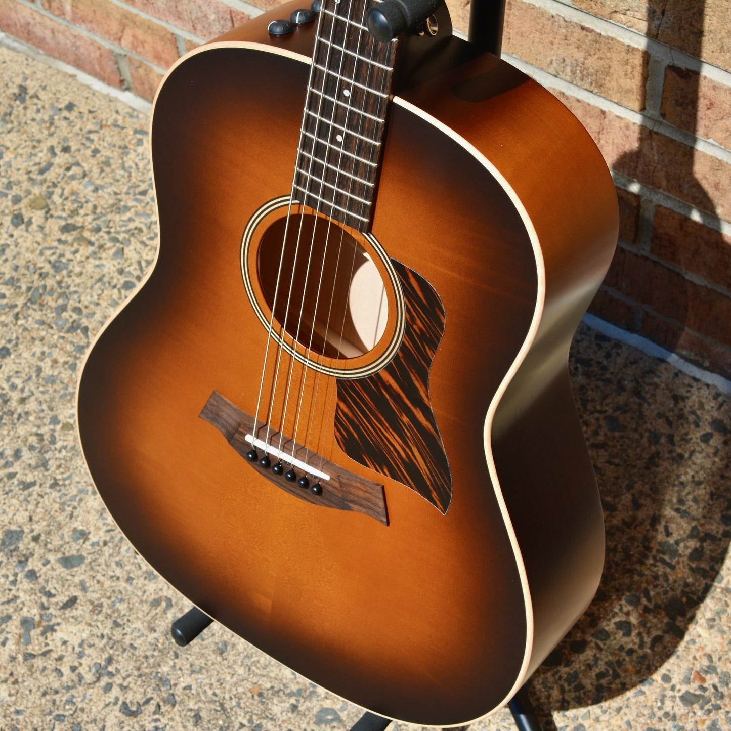 Taylor AD27e Flametop