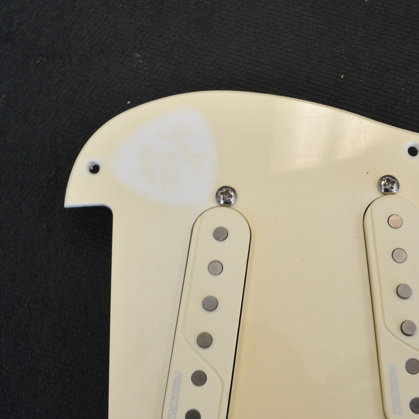 Fishman USED Single Width Wired Pickguard Set Aged Cream