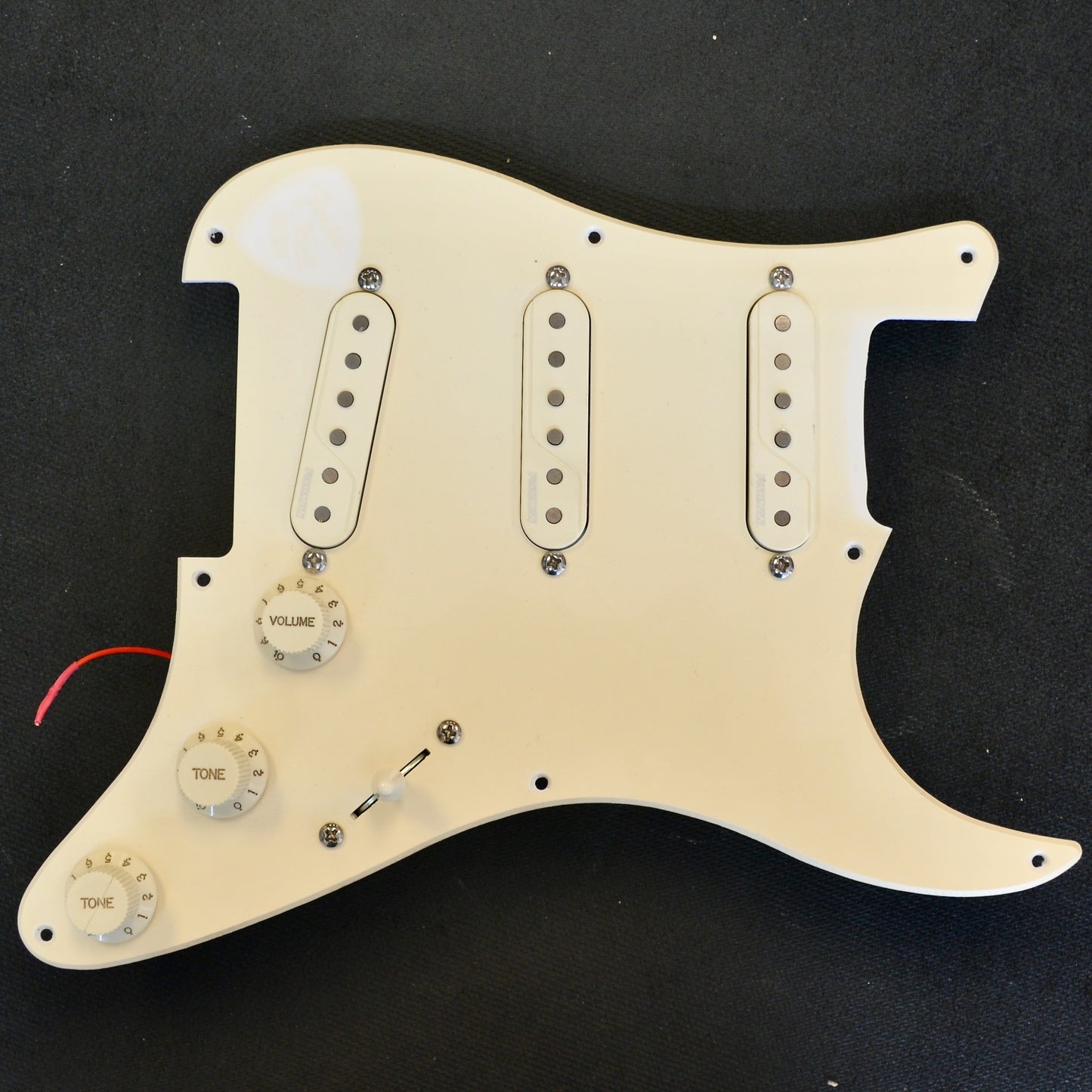 Fishman USED Single Width Wired Pickguard Set Aged Cream