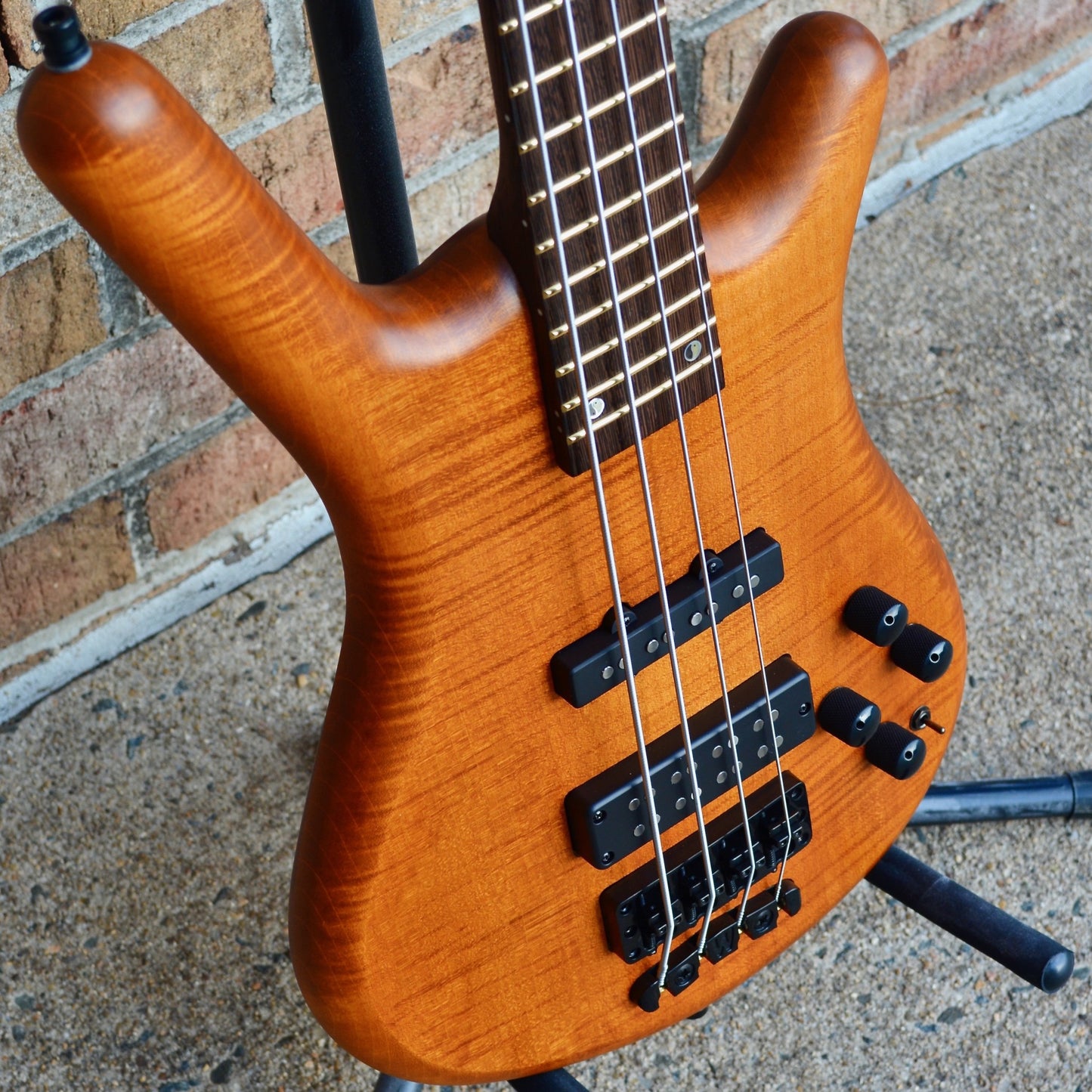 Warwick Teambuilt Streamette Bolt-On, Limited Edition 2022, 4-String - Special Amber Transparent Satin Finish