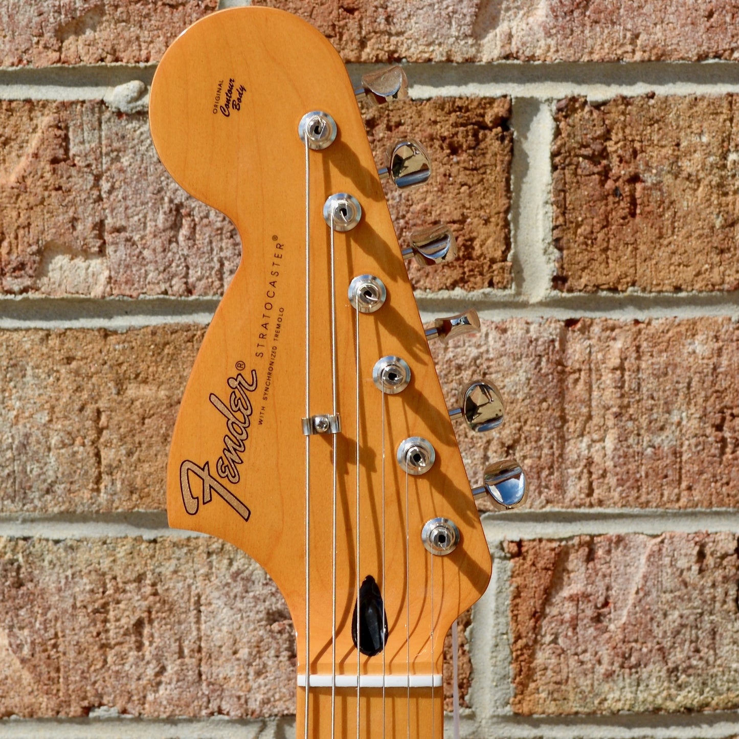 Fender Jimi Hendrix Stratocaster®, Maple Fingerboard, Olympic White