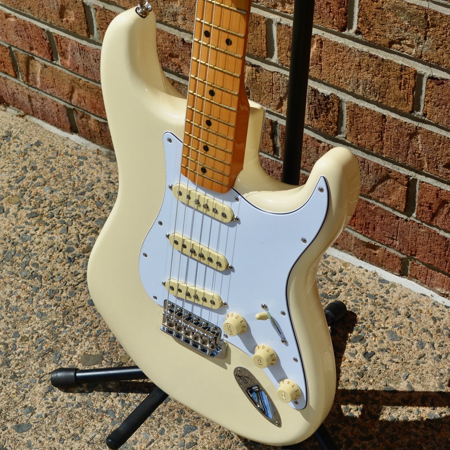 Fender Jimi Hendrix Stratocaster®, Maple Fingerboard, Olympic White