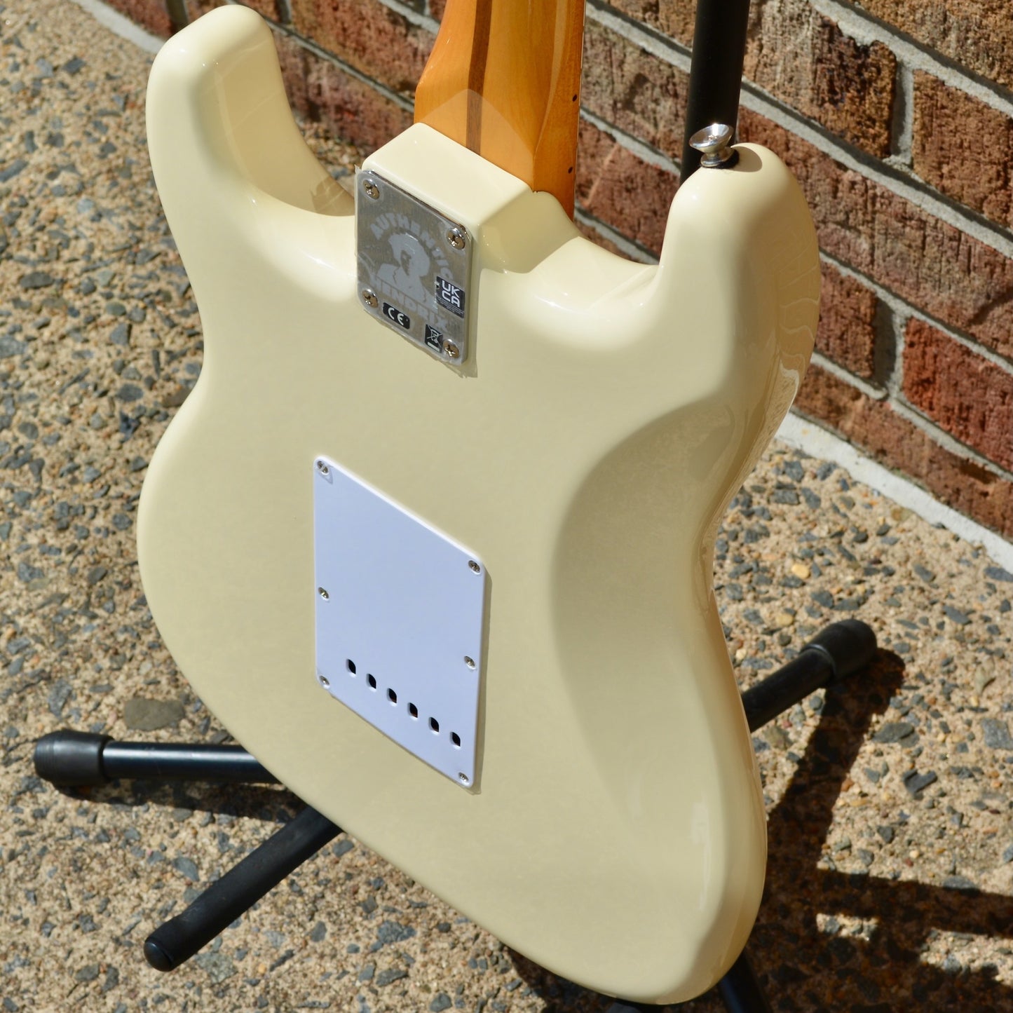 Fender Jimi Hendrix Stratocaster®, Maple Fingerboard, Olympic White