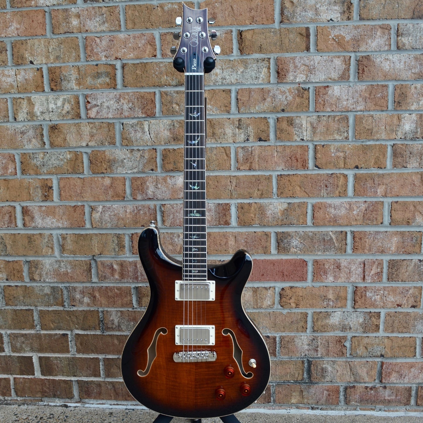 PRS SE Hollowbody II Piezo Black Gold Burst