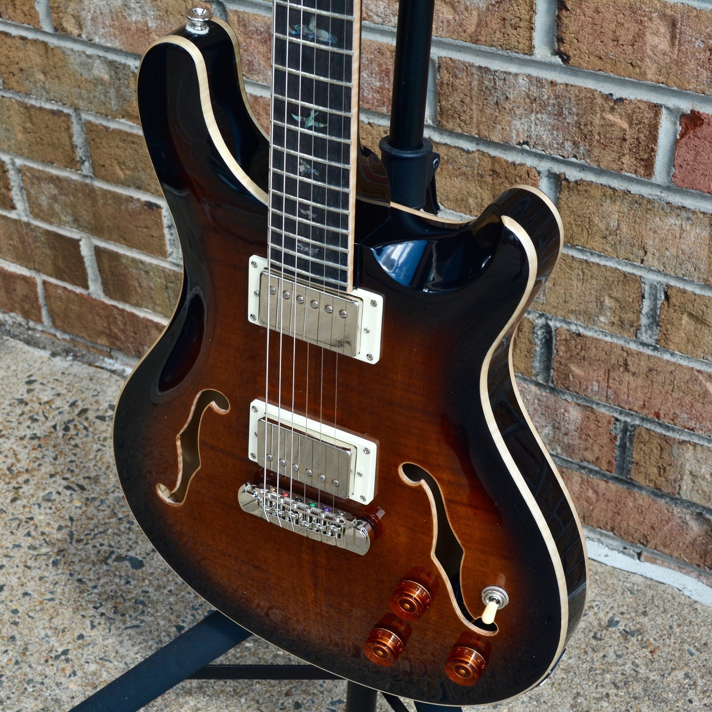 PRS SE Hollowbody II Piezo Black Gold Burst