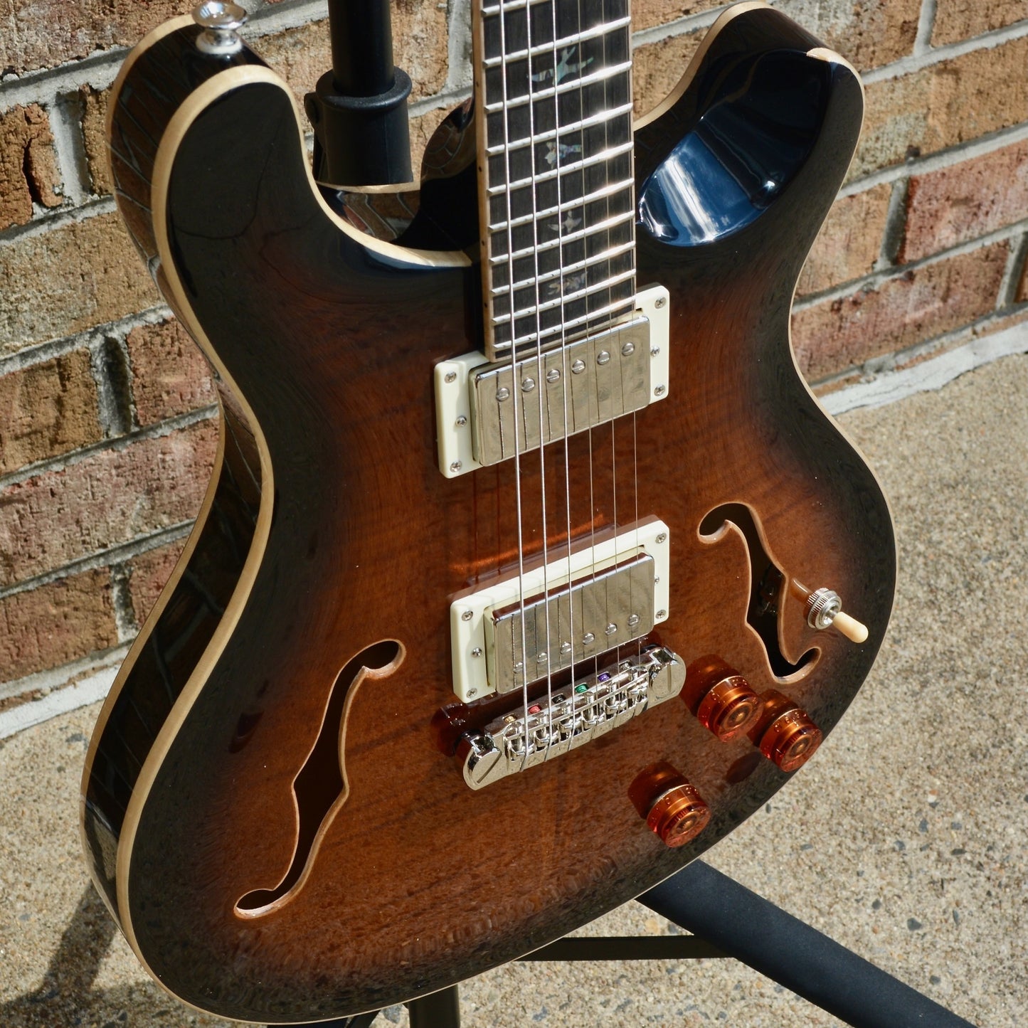 PRS SE Hollowbody II Piezo Black Gold Burst