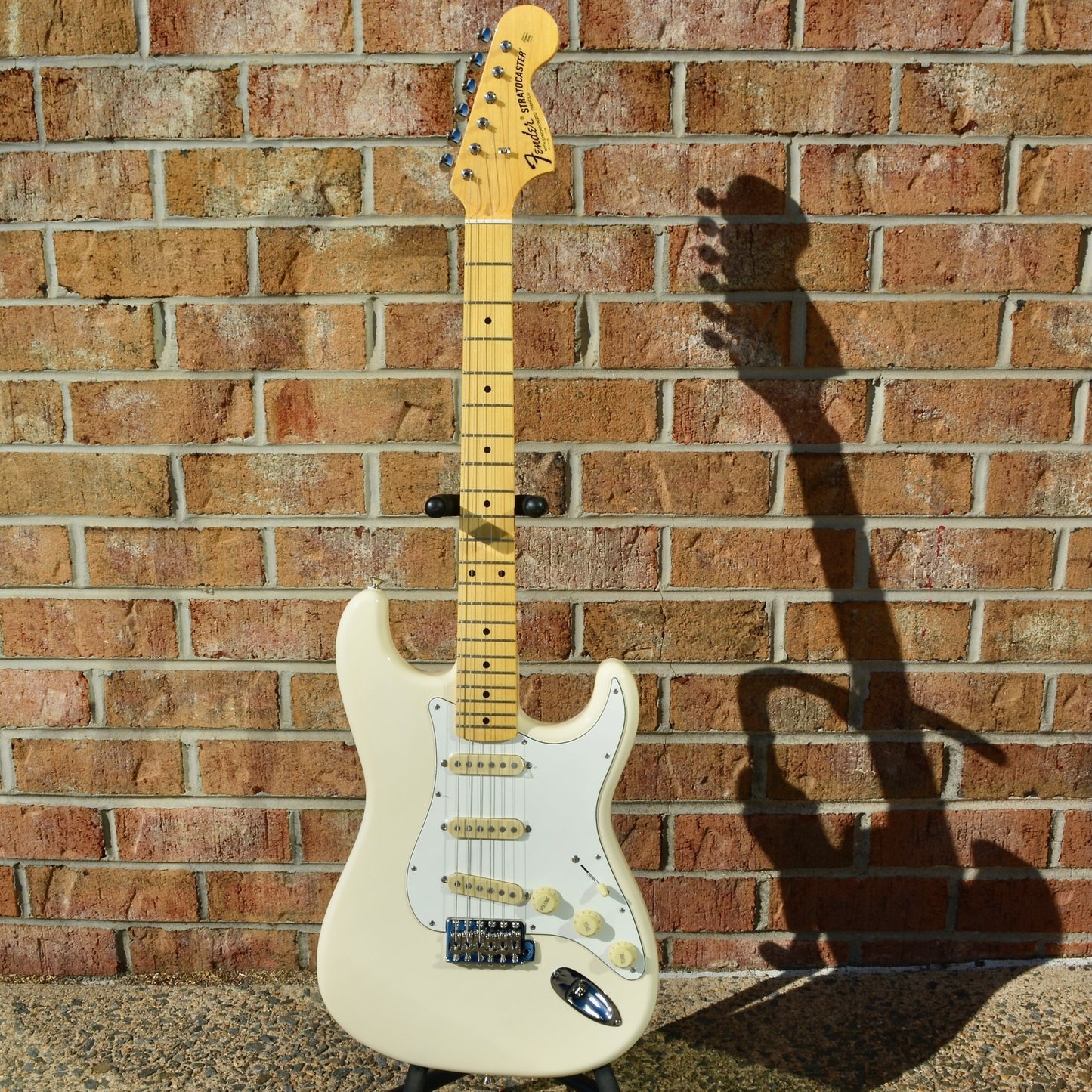 Fender JV Modified '60s Stratocaster®, Maple Fingerboard, Olympic White