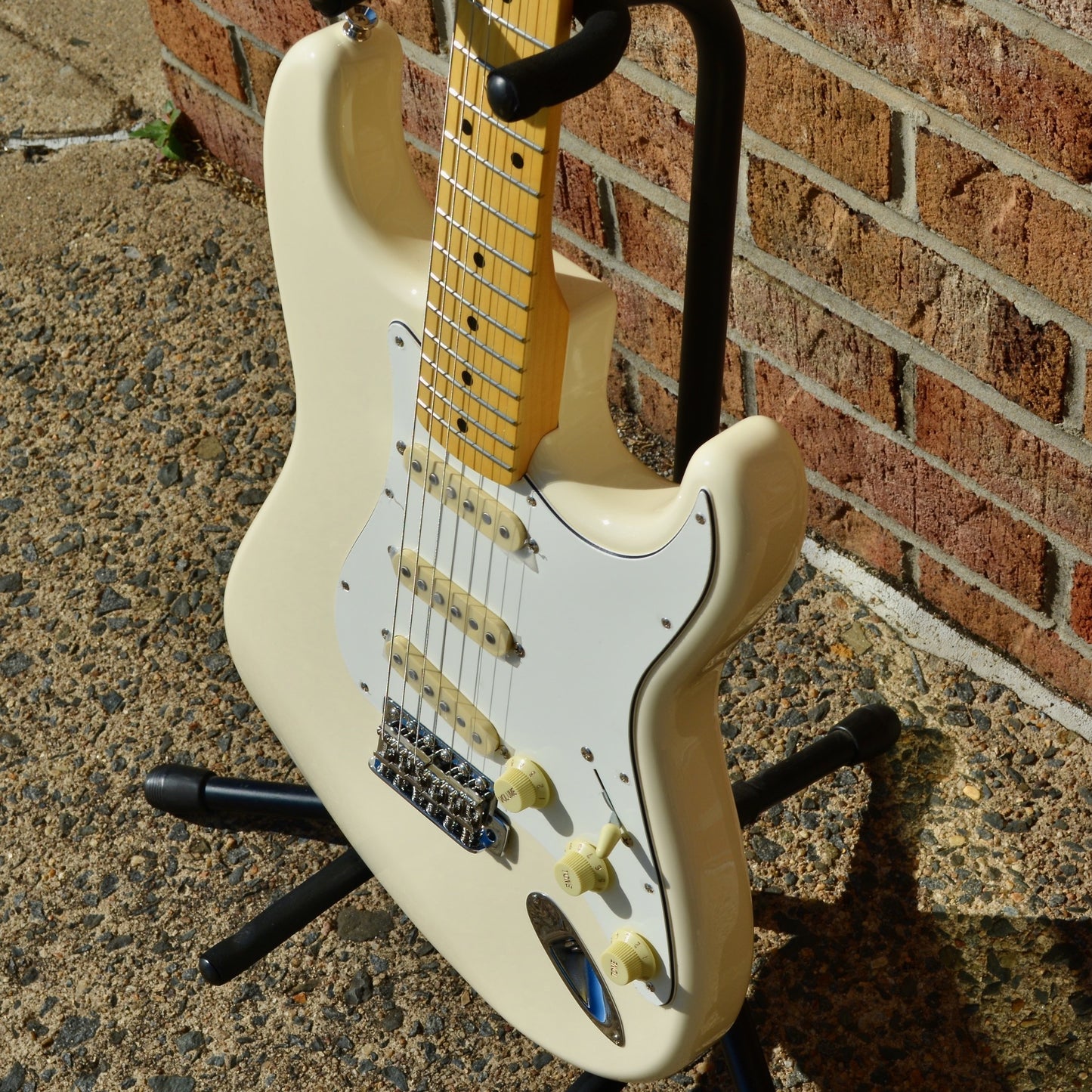 Fender JV Modified '60s Stratocaster®, Maple Fingerboard, Olympic White