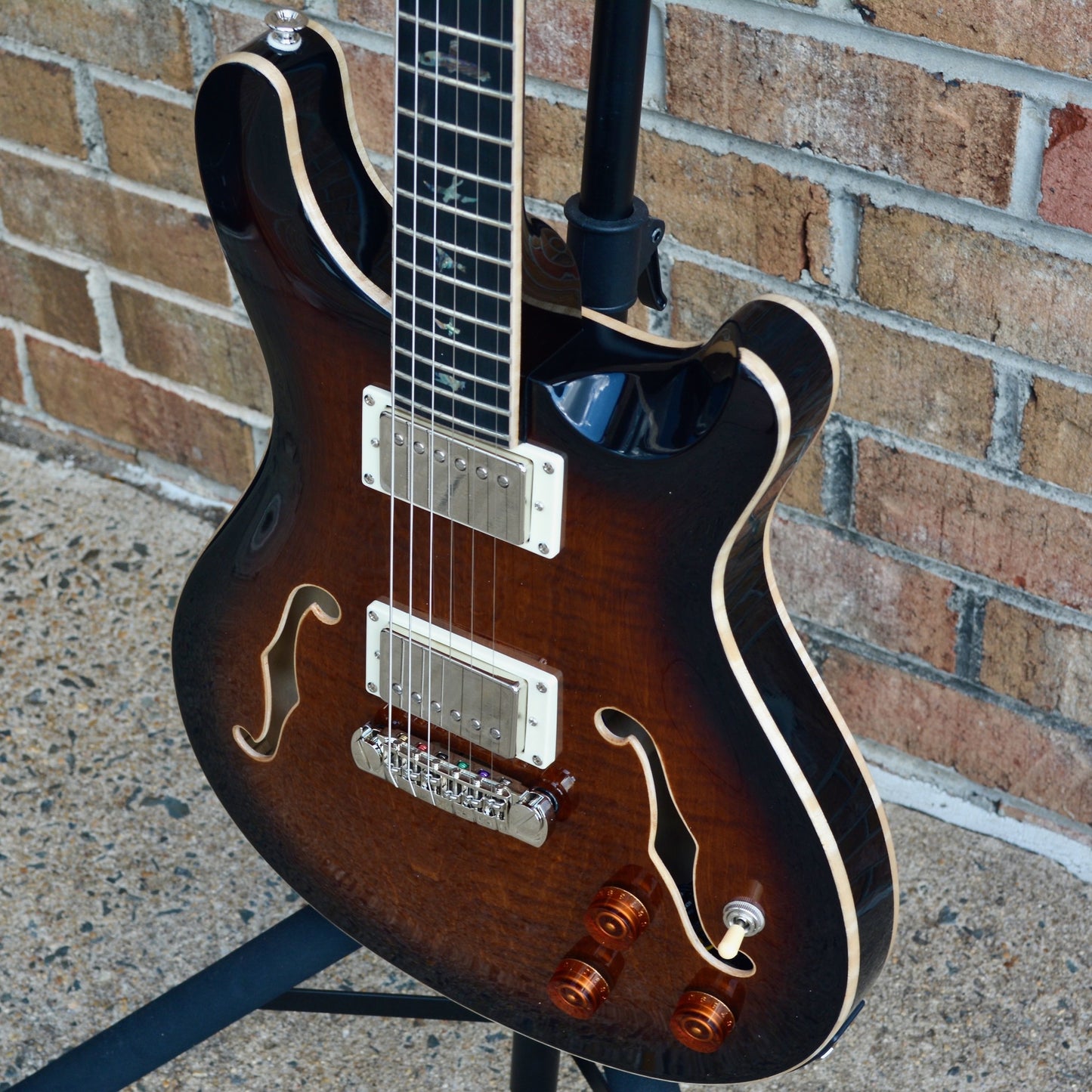 PRS SE Hollowbody II Piezo Black Gold Burst