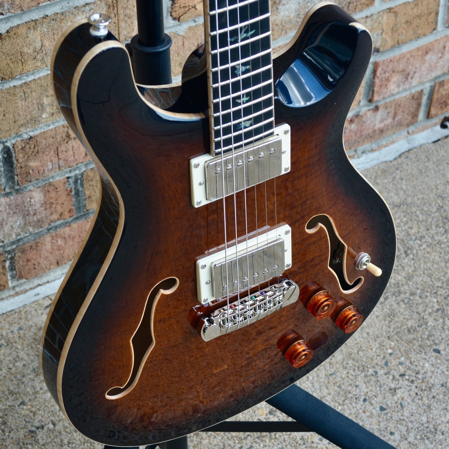 PRS SE Hollowbody II Piezo Black Gold Burst