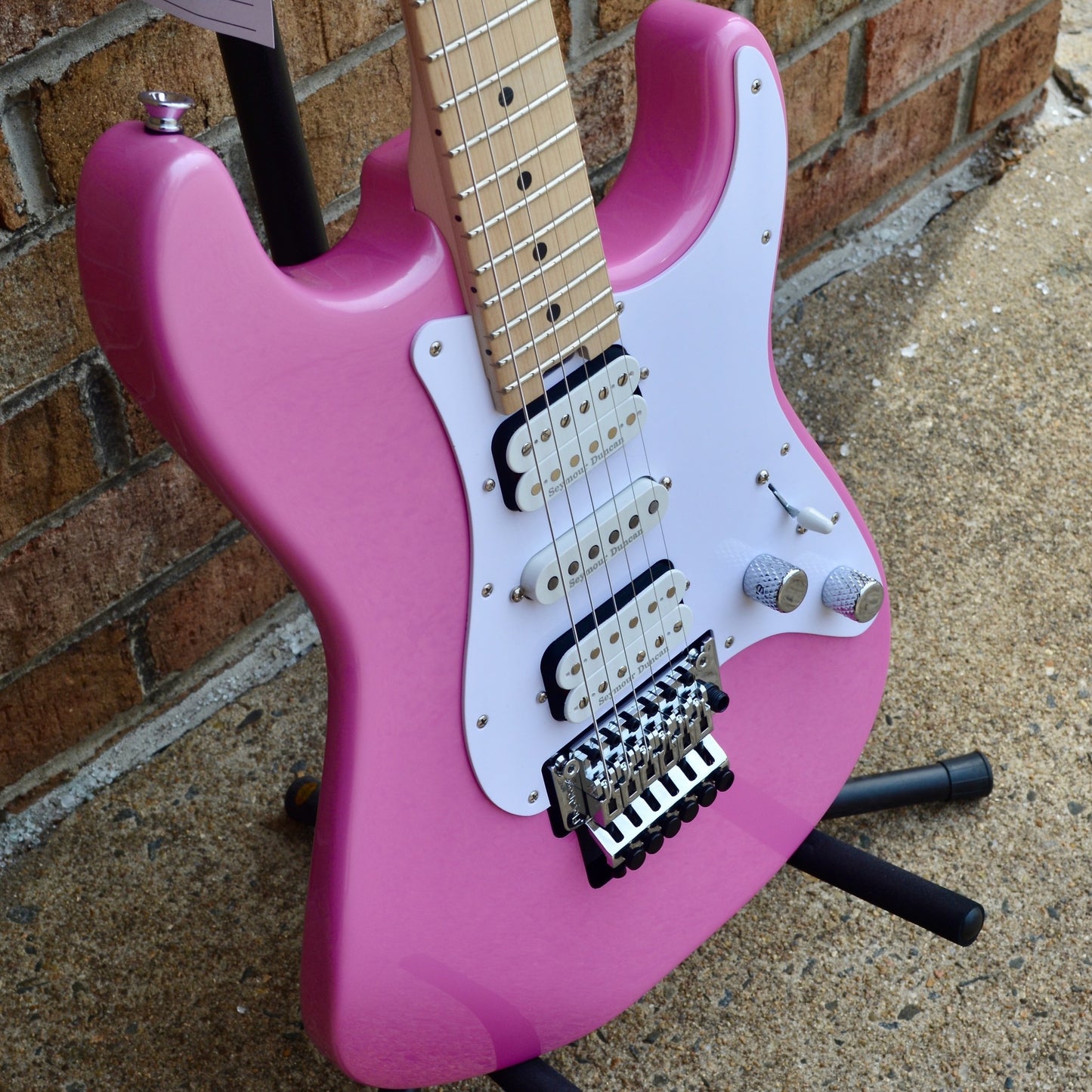 Charvel Pro-Mod So-Cal Style 1 HSH FR M Platinum Pink