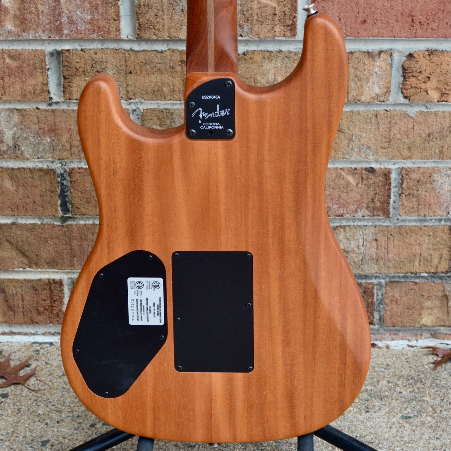 Fender American Acoustasonic® Strat®, Ebony Fingerboard, 3-Color Sunburst
